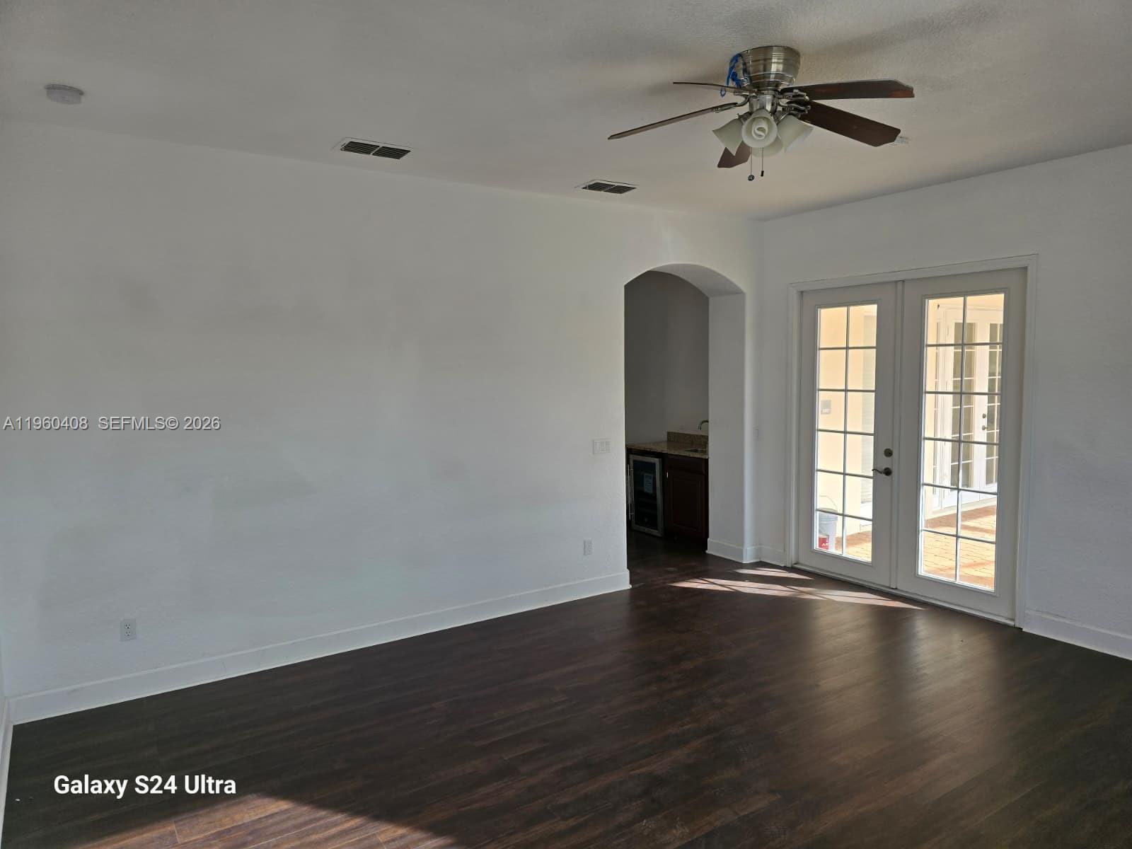 NORTH SHORE VLG - Residential