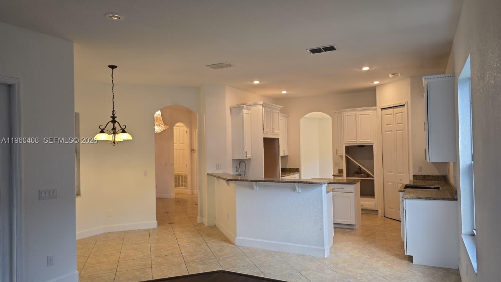 NORTH SHORE VLG - Residential