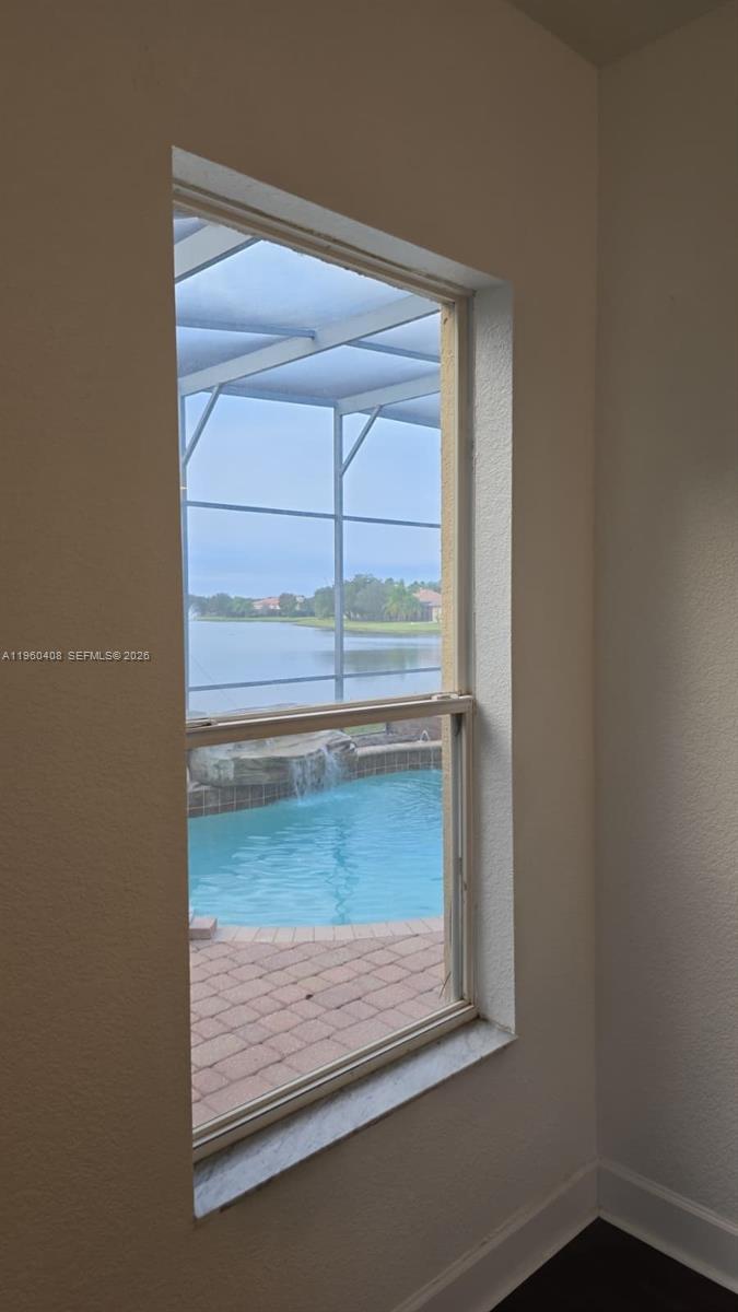 NORTH SHORE VLG - Residential