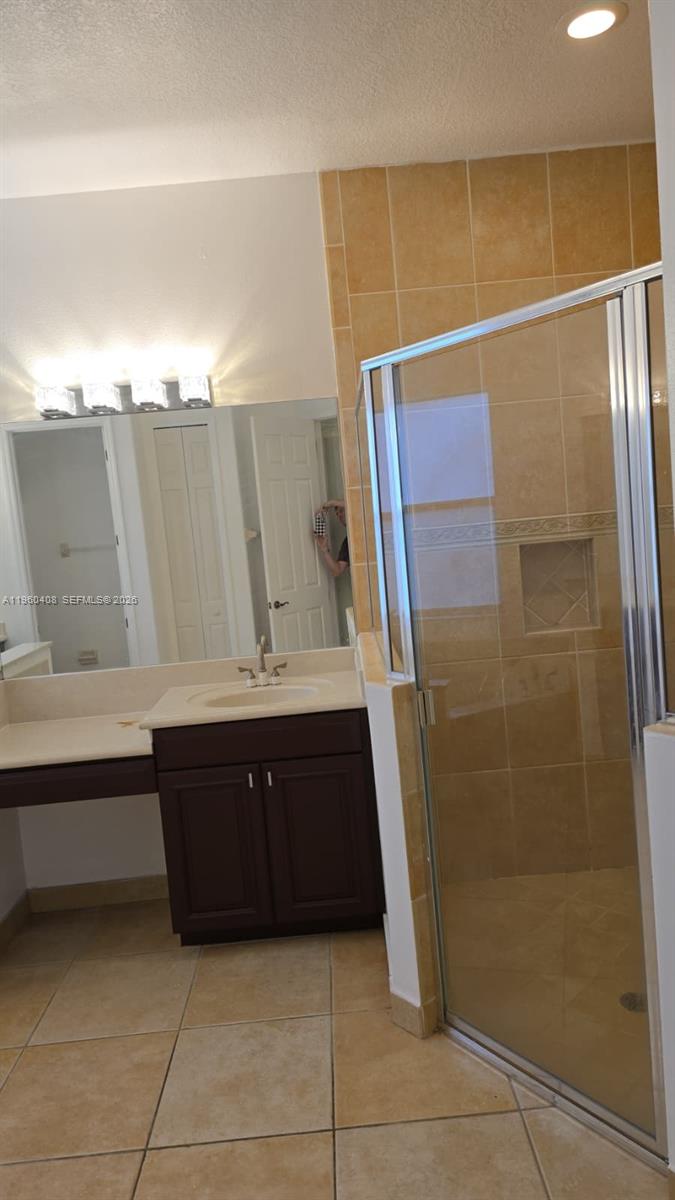 NORTH SHORE VLG - Residential