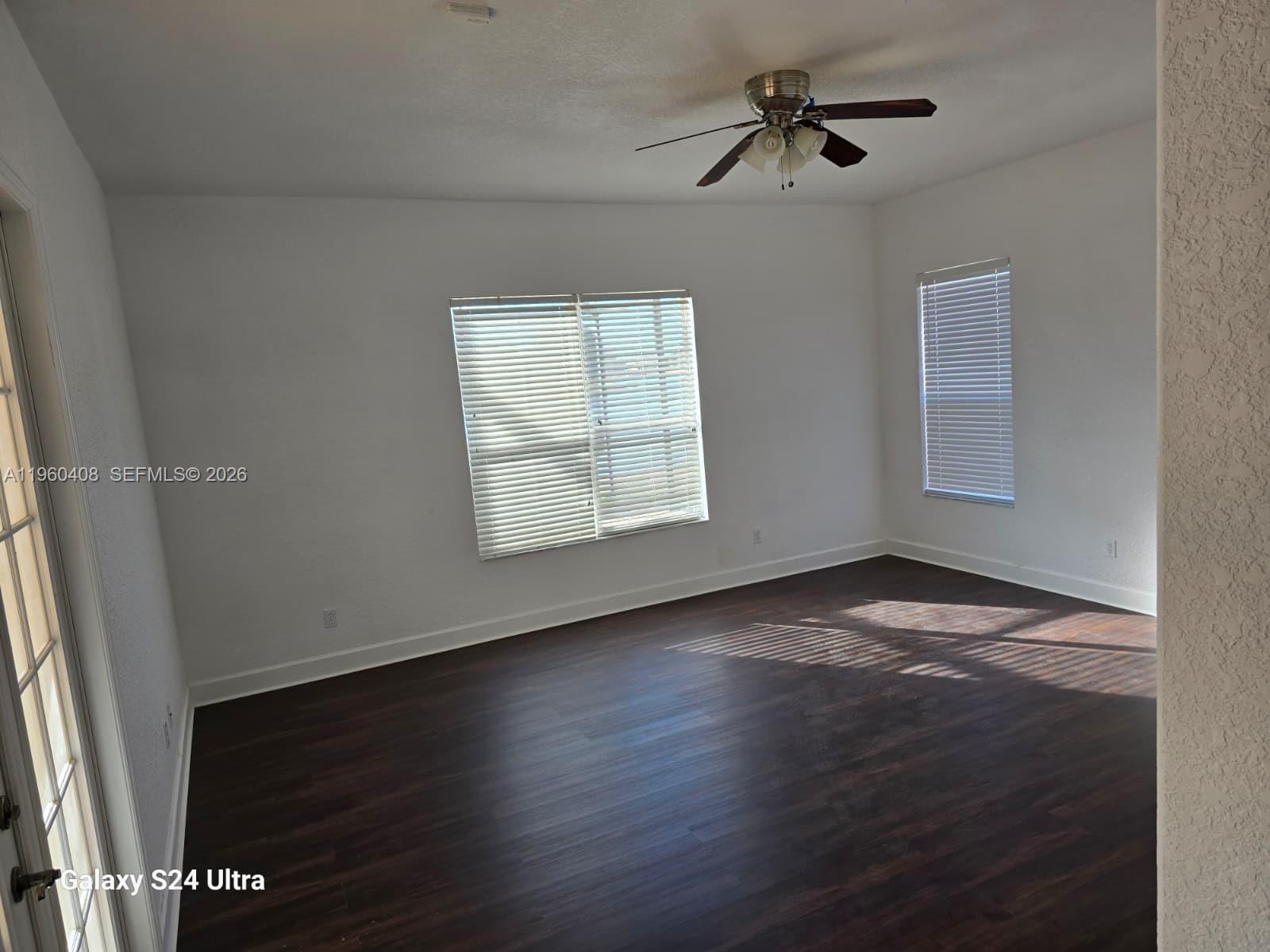 NORTH SHORE VLG - Residential