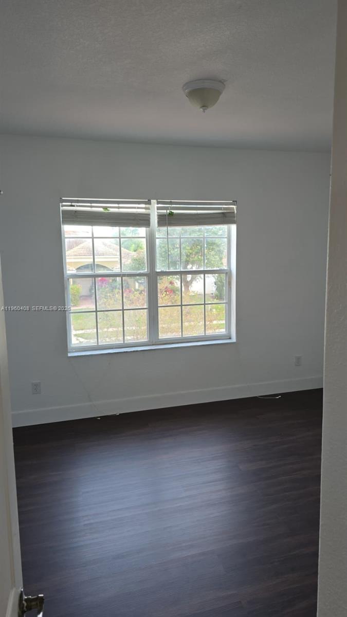 NORTH SHORE VLG - Residential