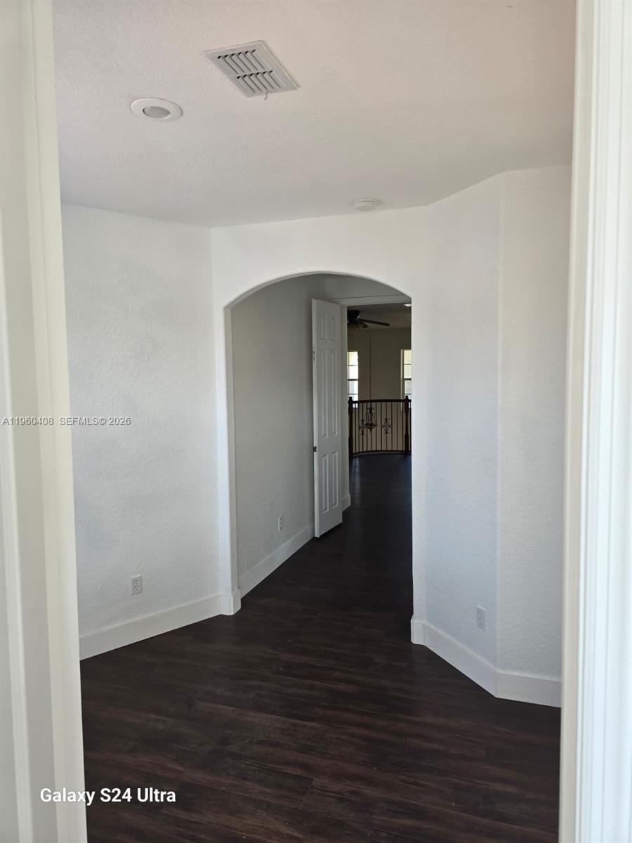 NORTH SHORE VLG - Residential