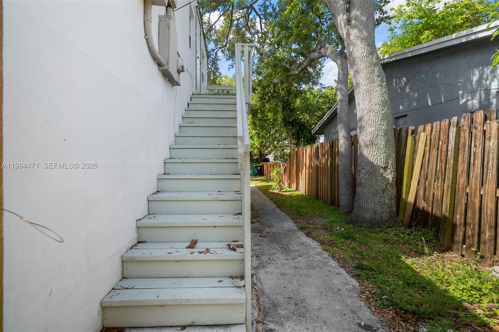 NORTH HOLLYWOOD - Residential