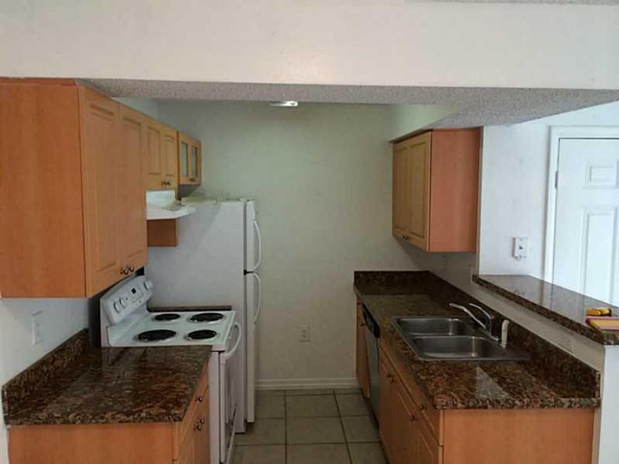 BEAUTIFUL CONDO 1B/1B IN THE HAMMOCK AREA.NICE APARTMENT IN FIRST FLOOR.TITLE FLOORS,WASHER AND DRYER IN UNIT.EXERCISES ROOM,POOL AND PLAYGROUND.CLOSE TO SHOPPING AND SCHOOLS. PET MUST BE UP TO 30 LBS, $150 SECURITY PET DEPOSIT NON REFUNDABLE.