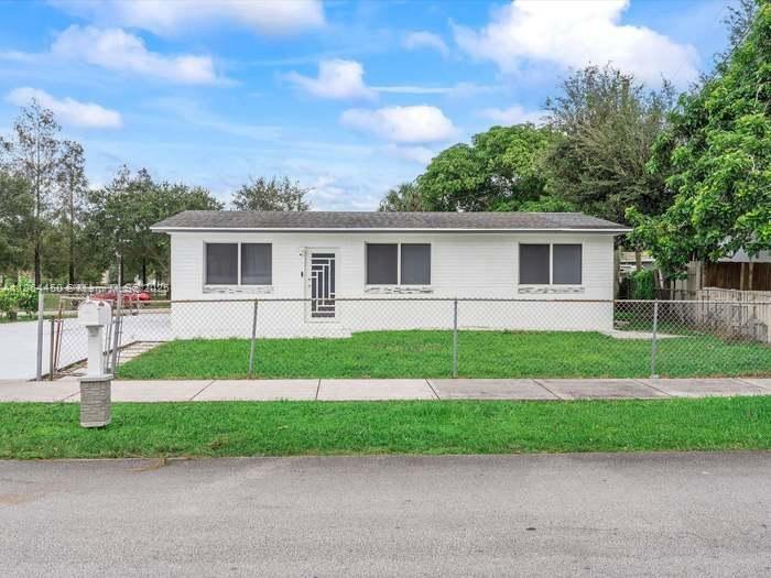 MIAMI GARDENS ESTATES SEC - Residential