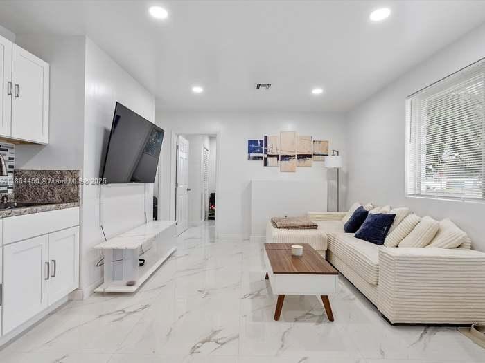 MIAMI GARDENS ESTATES SEC - Residential