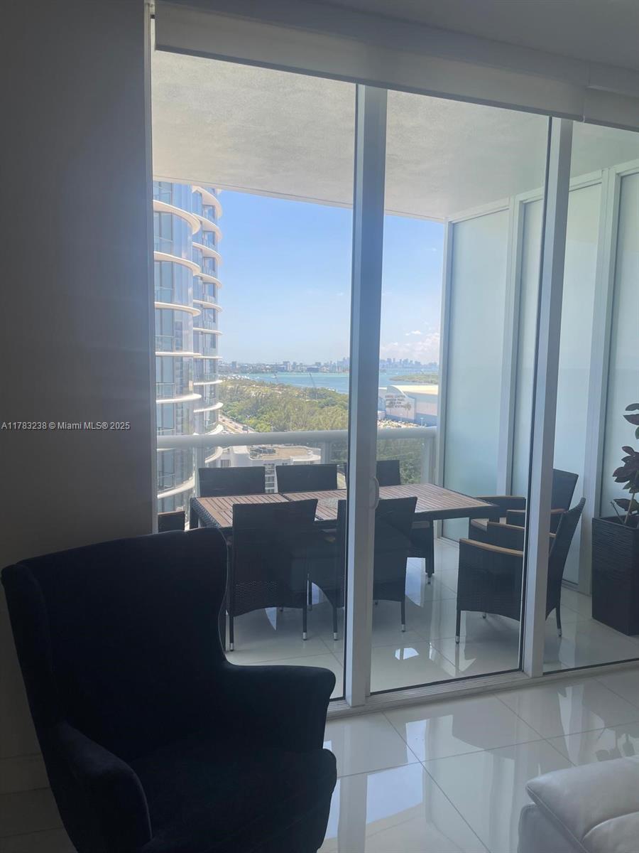 15811 Collins Ave 1402