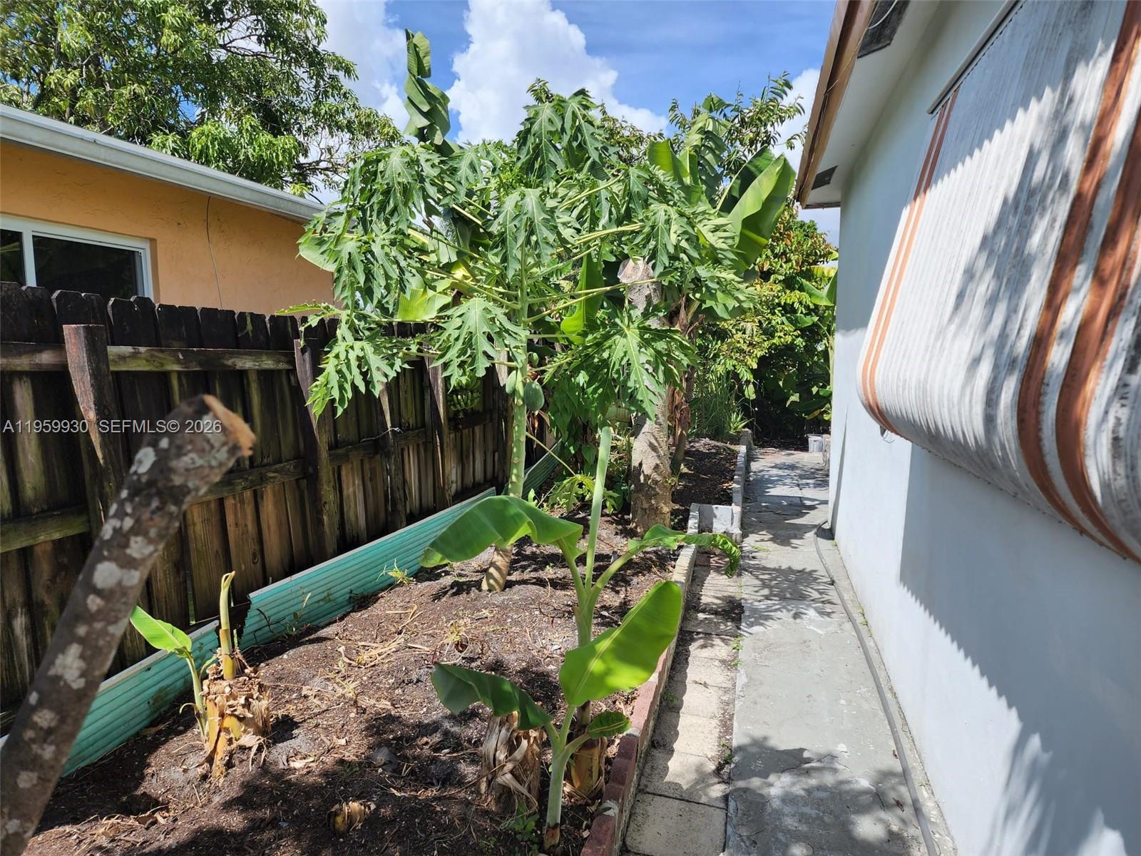 OAKLAND HILLS 4TH SEC - Residential