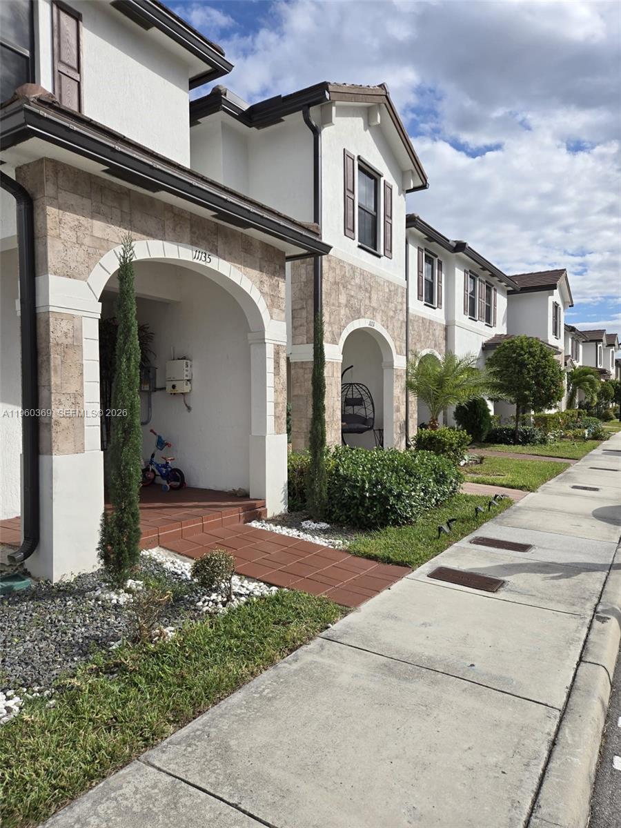 AQUABELLA NORTH REPLAT - Residential