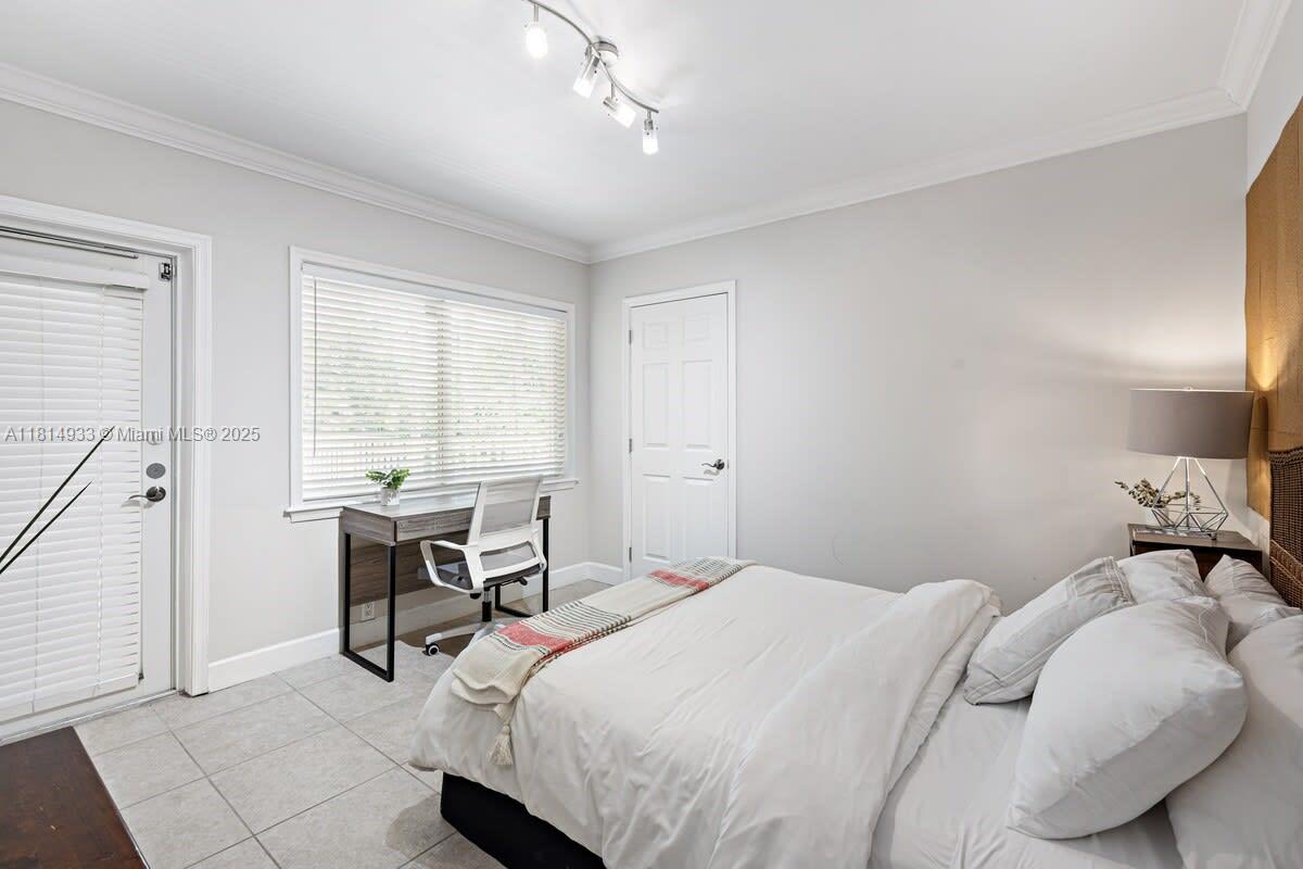 VISTA DEL SOL CONDO - Residential Lease