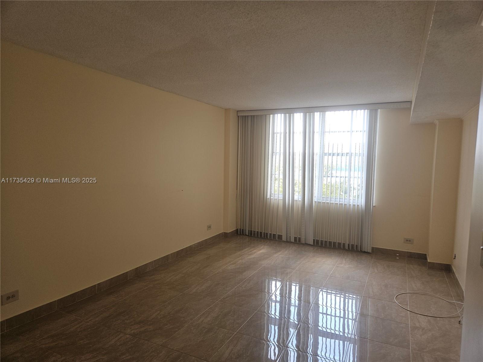 WINSTON TOWERS 500 CONDO - Residential