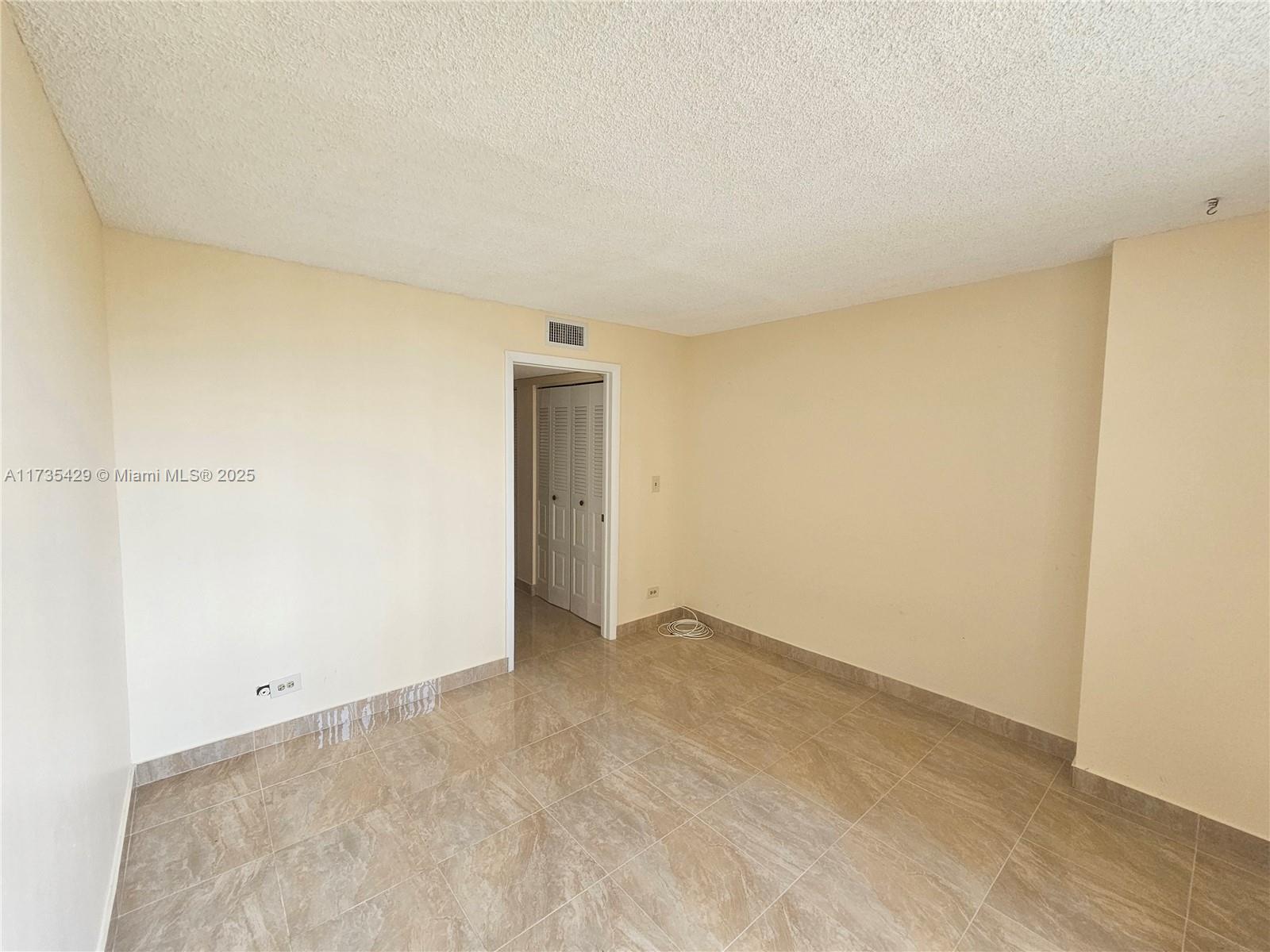 WINSTON TOWERS 500 CONDO - Residential