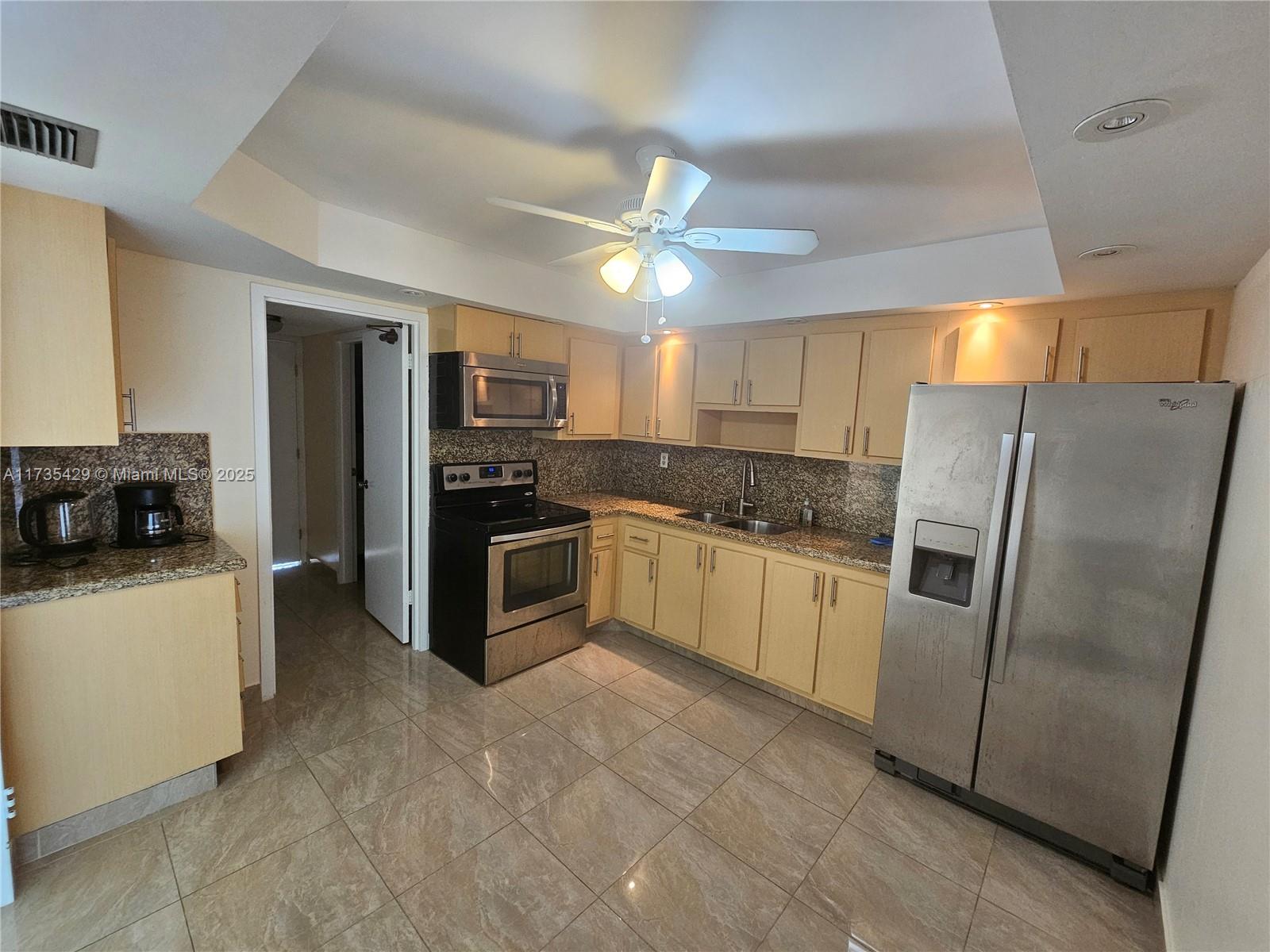 WINSTON TOWERS 500 CONDO - Residential