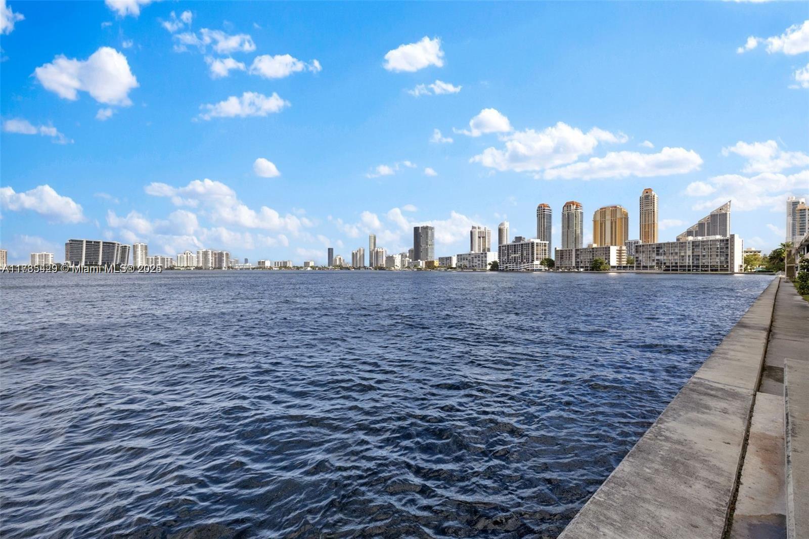 WINSTON TOWERS 500 CONDO - Residential