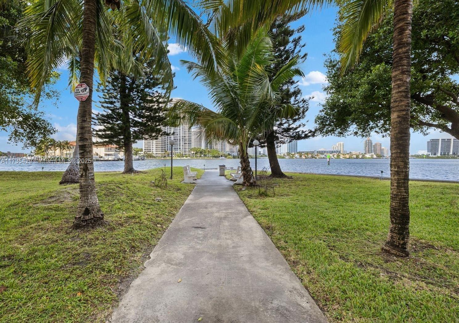 WINSTON TOWERS 500 CONDO - Residential