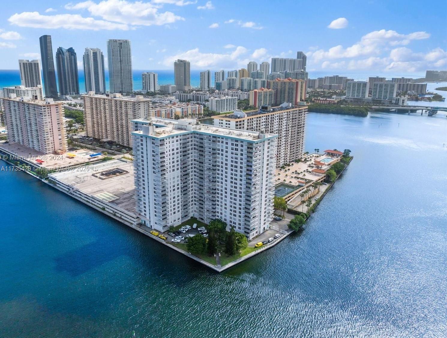 WINSTON TOWERS 500 CONDO - Residential
