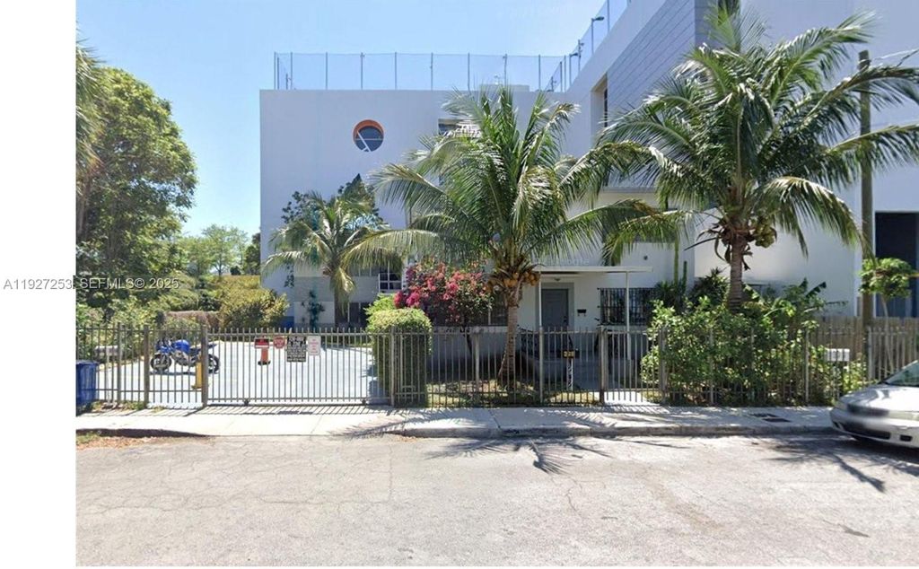 Photo of 364 SW 11th St, Miami, FL 33130 (MLS # A11927253)