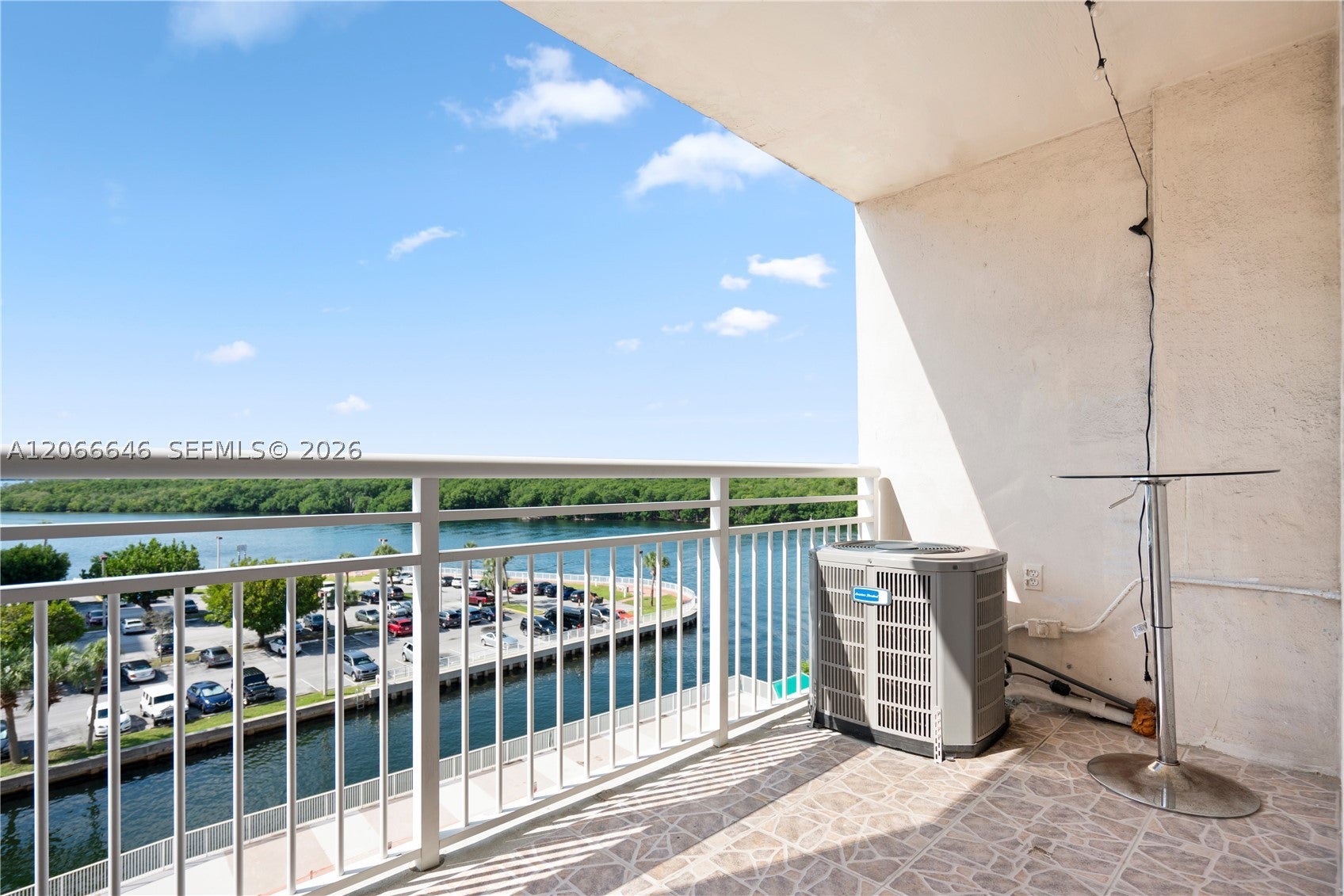 400 Kings Point Dr 606 - Image 1