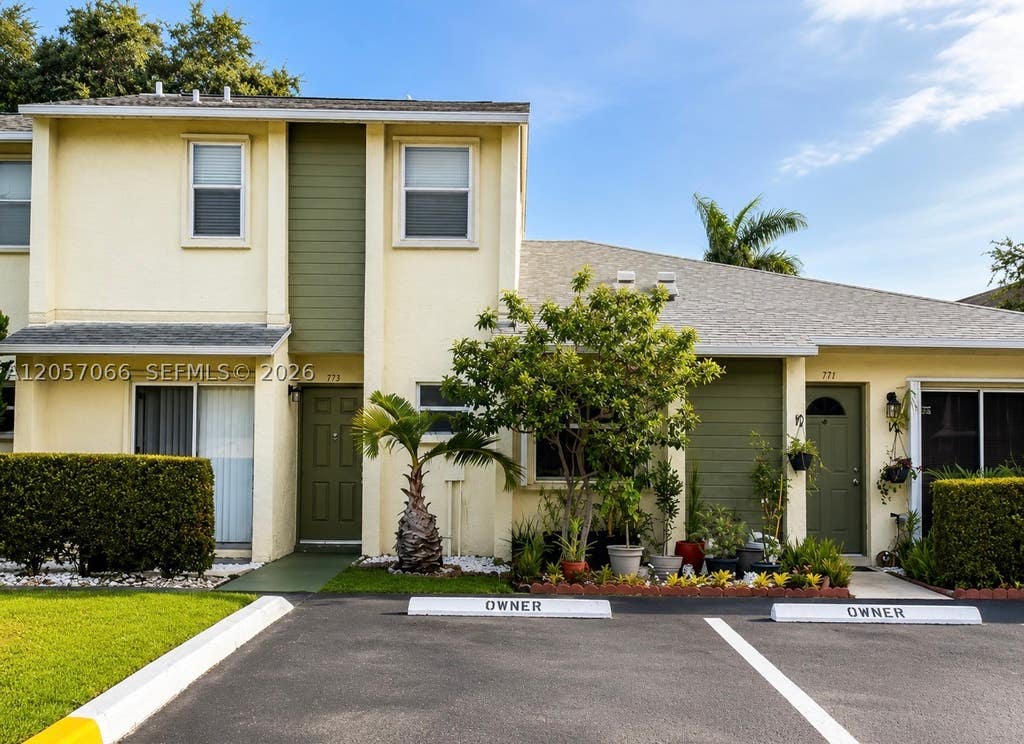 Photo of 773 Crystal Lake Dr #773, Deerfield Beach, FL 33064 (MLS # A12057066)