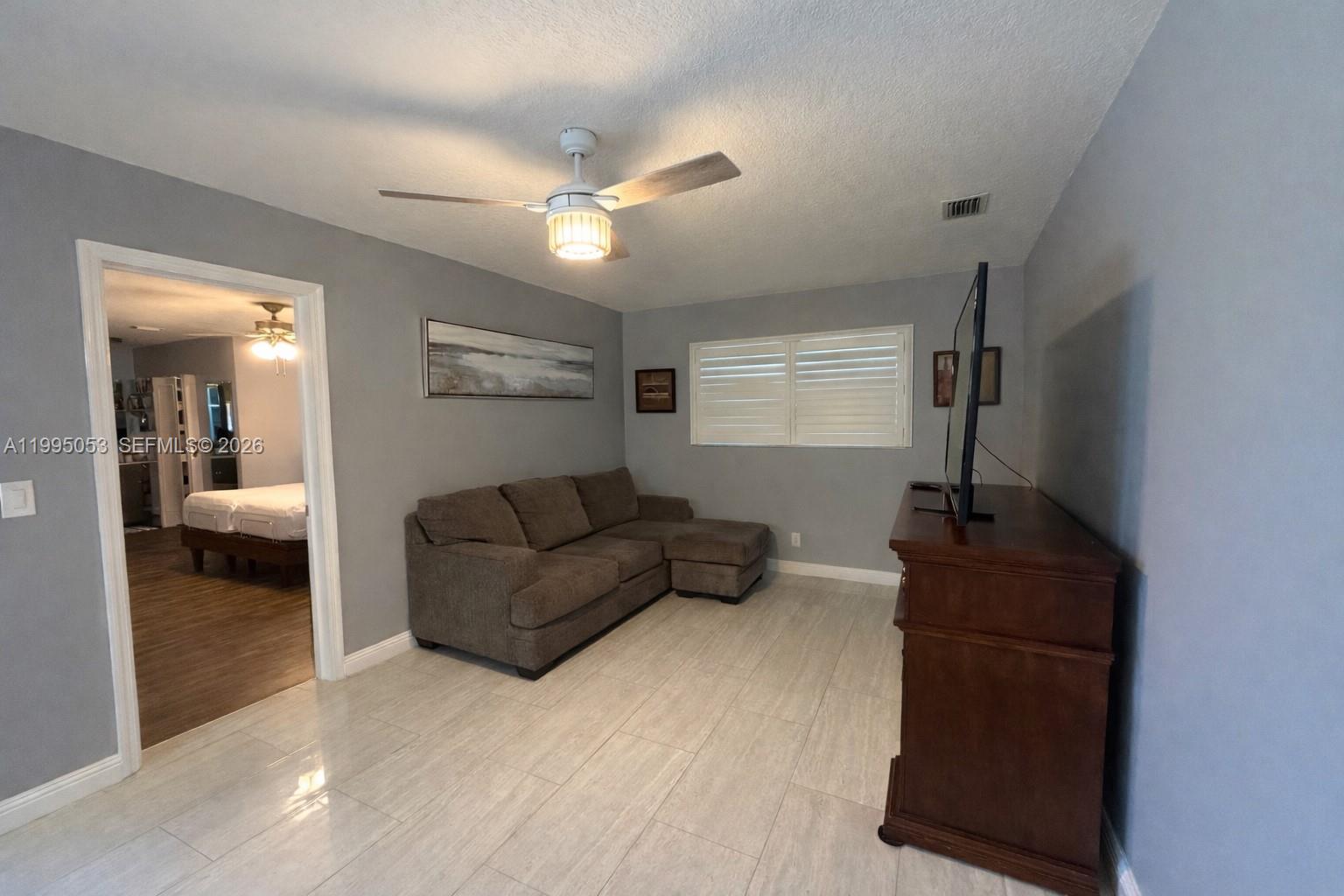 MIRROR LAKE ESTATES SEC S - Residential