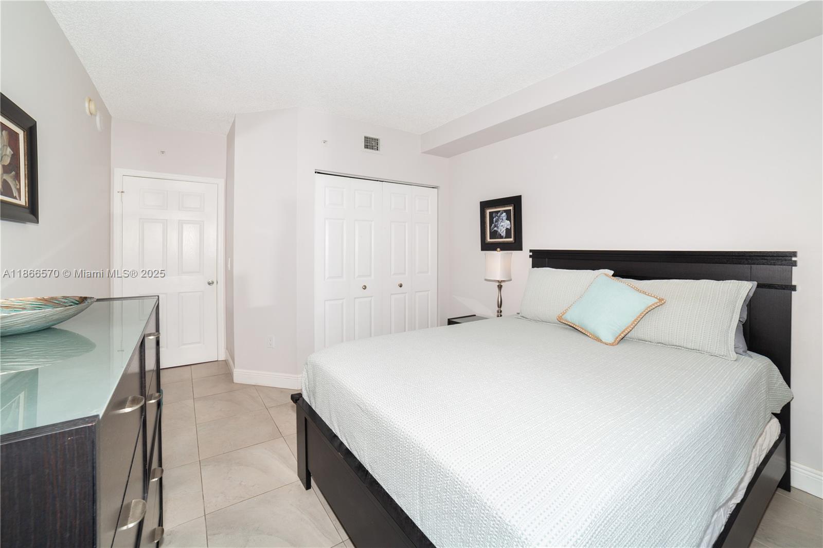 17100 N Bay Rd 1802