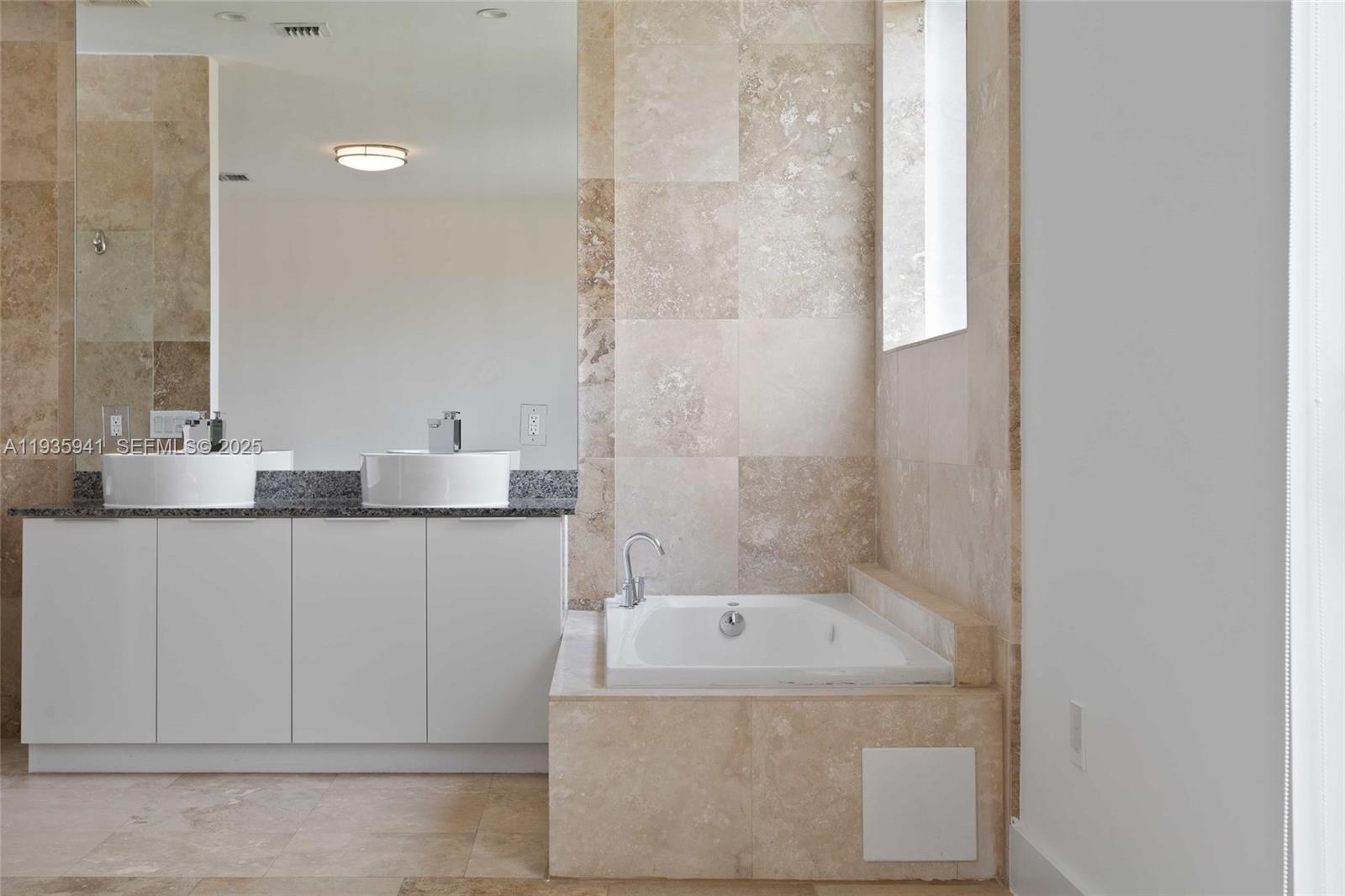 BAYWOOD - Residential