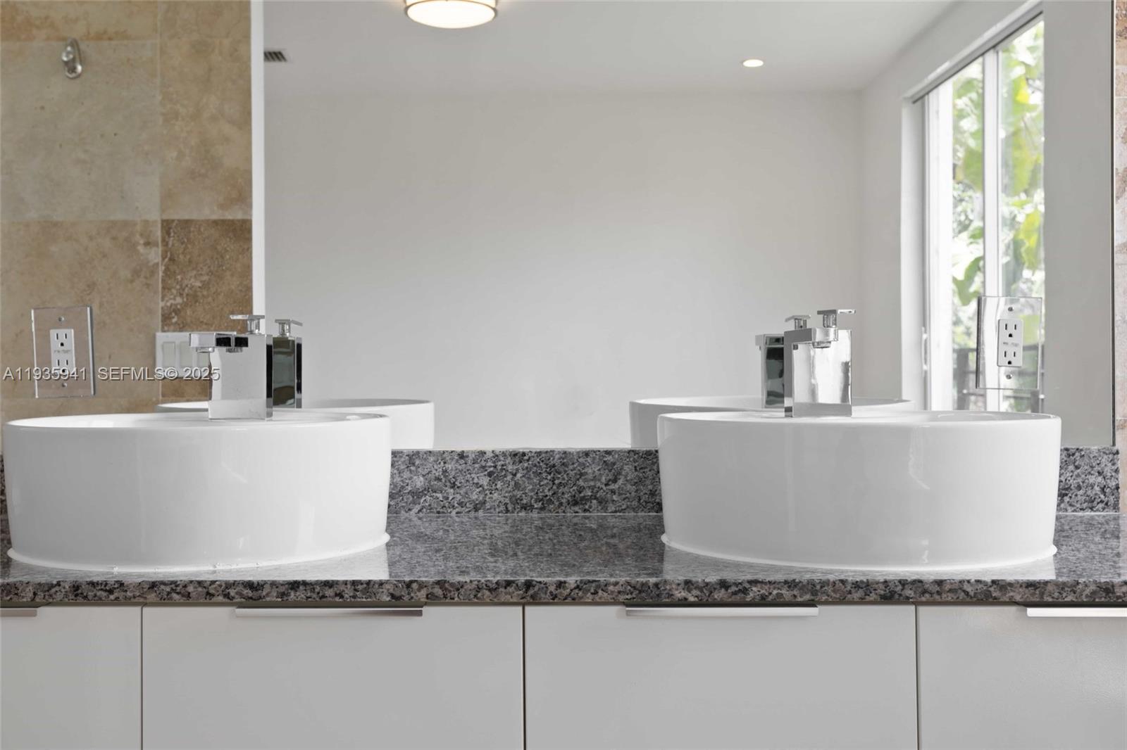 BAYWOOD - Residential