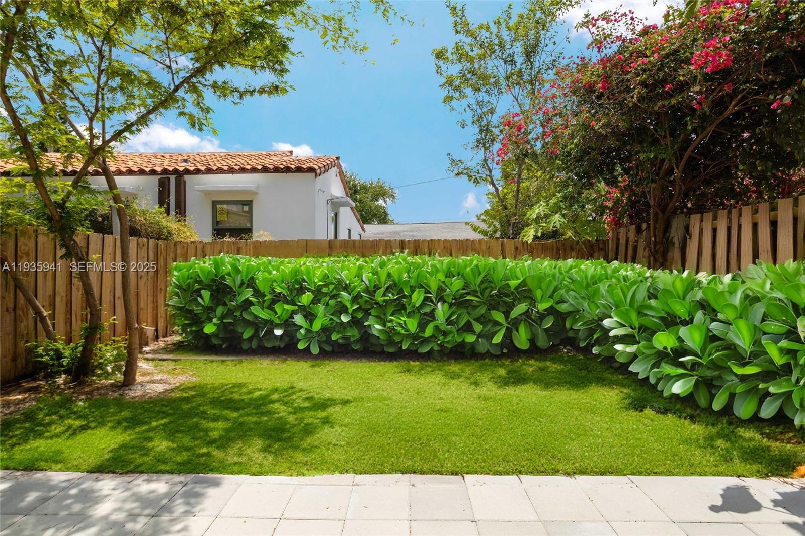 BAYWOOD - Residential