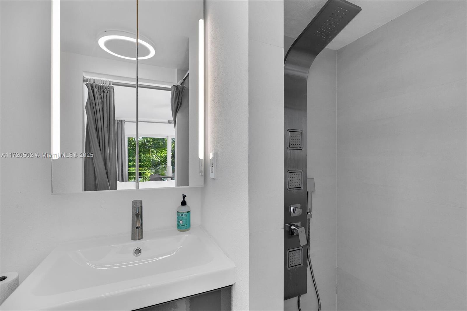 ROCK HARBOR MANOR - Residential