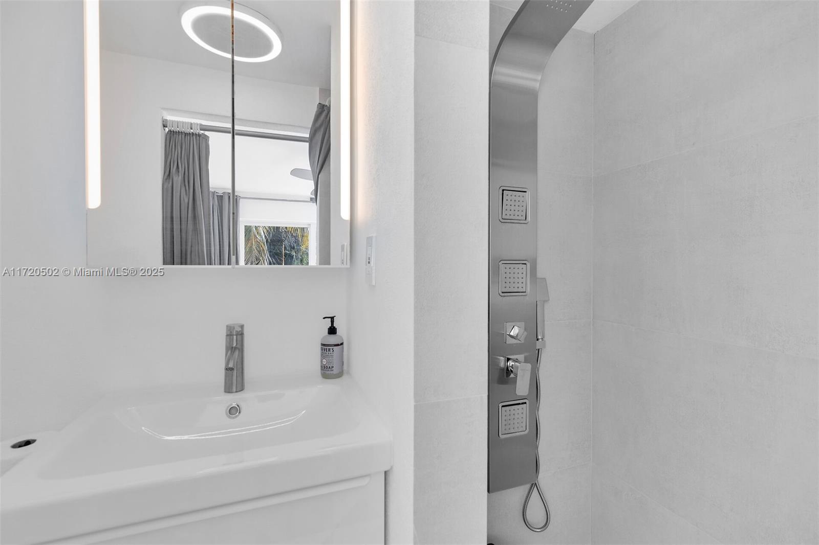 ROCK HARBOR MANOR - Residential