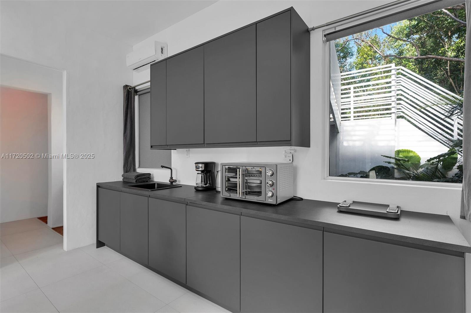 ROCK HARBOR MANOR - Residential