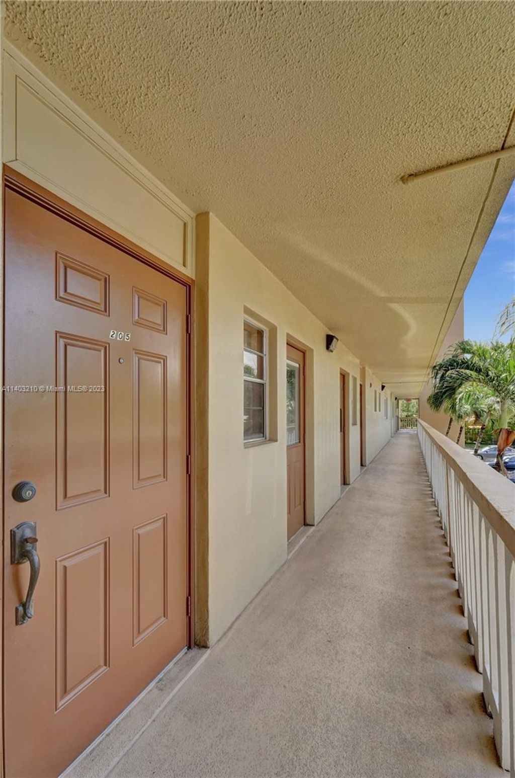 Photo of 620 NE 12th Ave #205, Hallandale Beach, FL 33009 (MLS # A11403210)