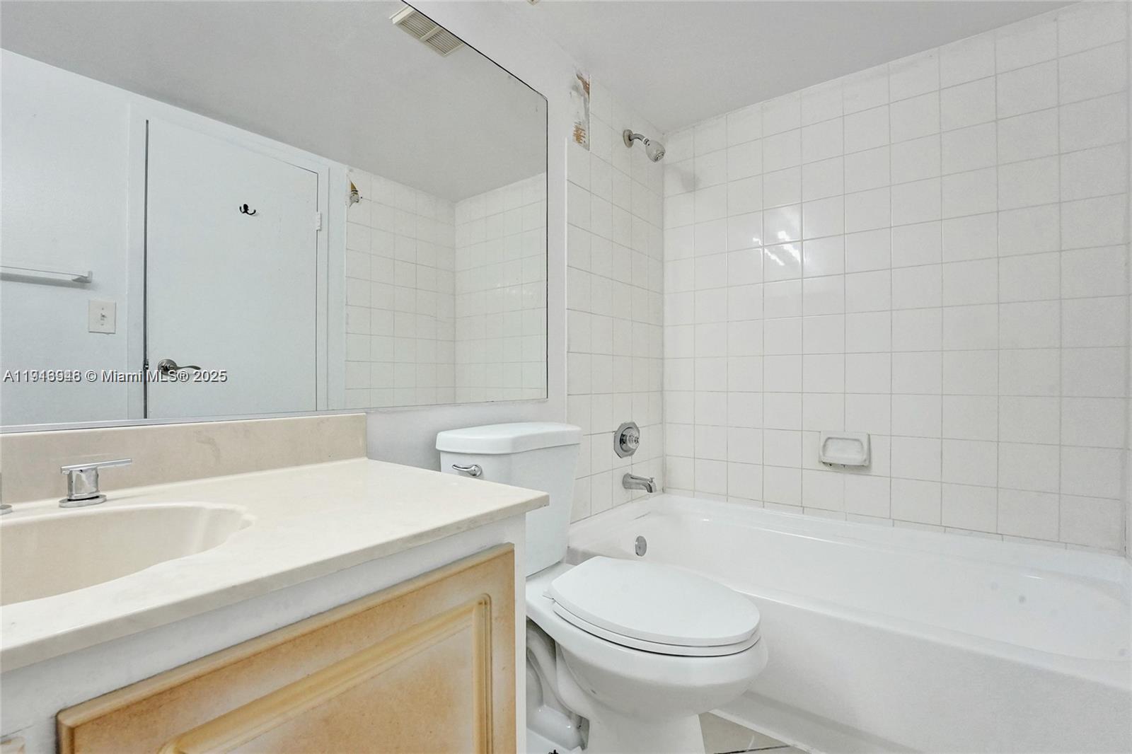 THE GRANDVIEW PALACE COND - Residential