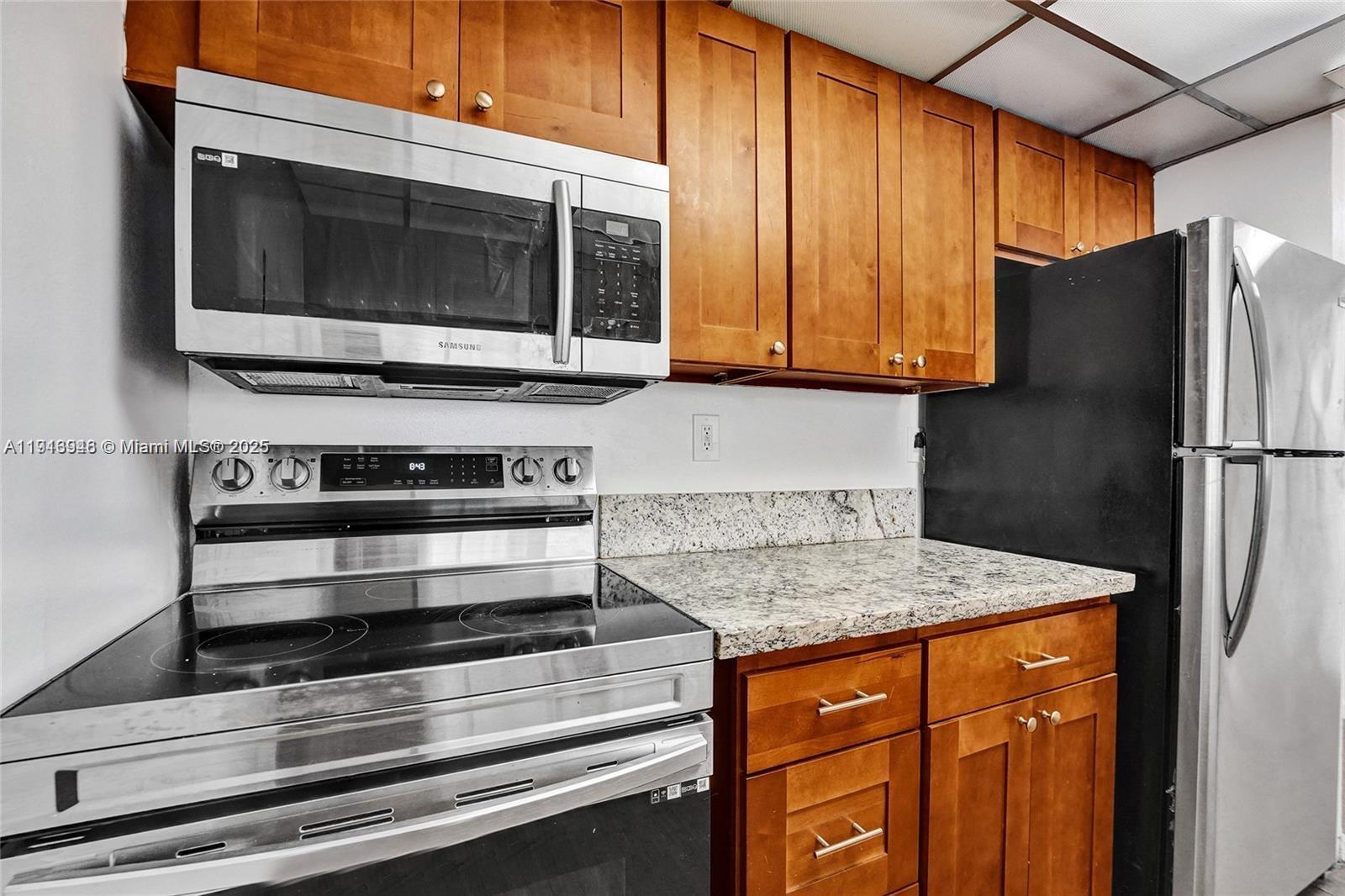 THE GRANDVIEW PALACE COND - Residential