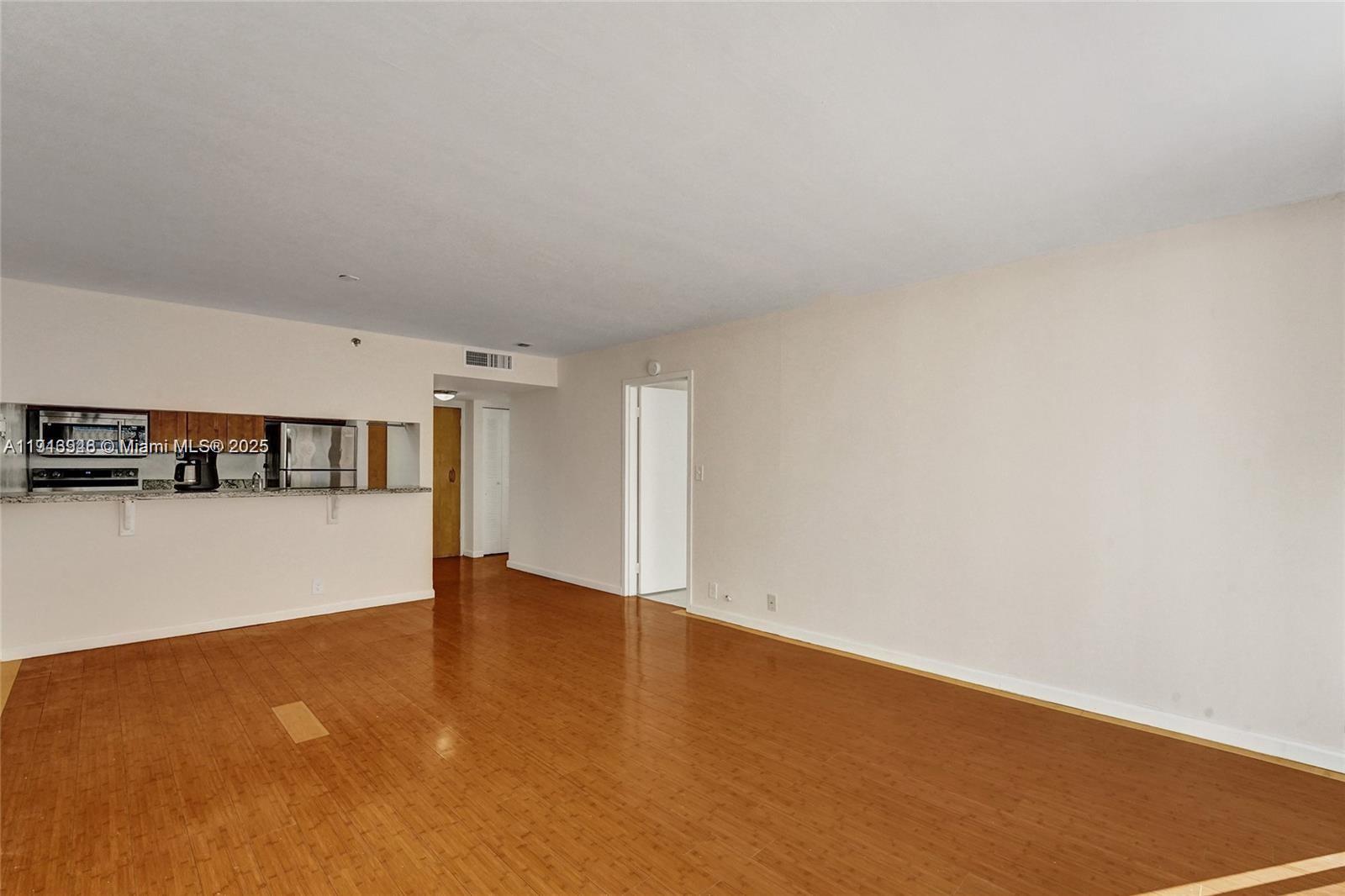 THE GRANDVIEW PALACE COND - Residential