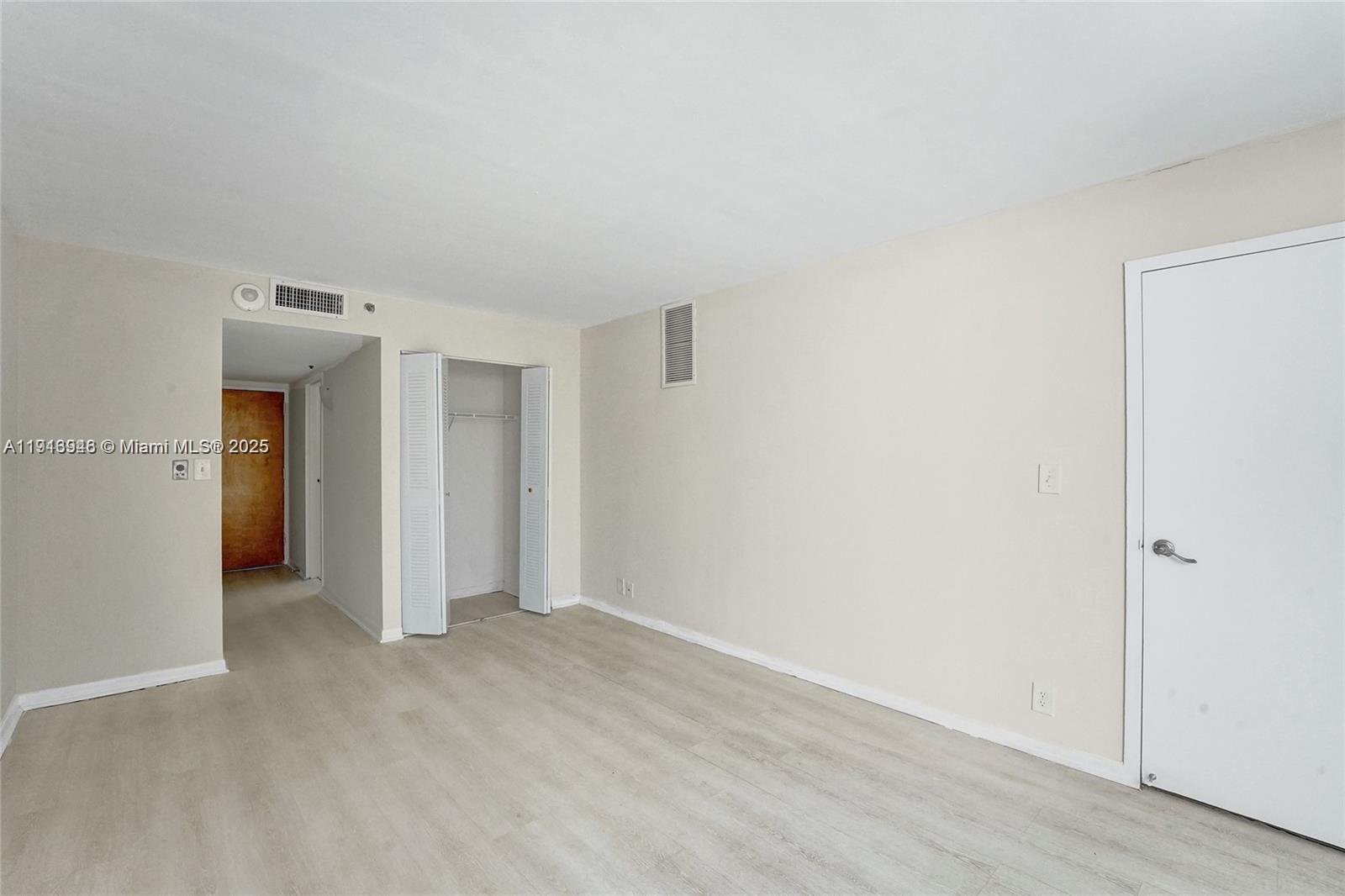 THE GRANDVIEW PALACE COND - Residential