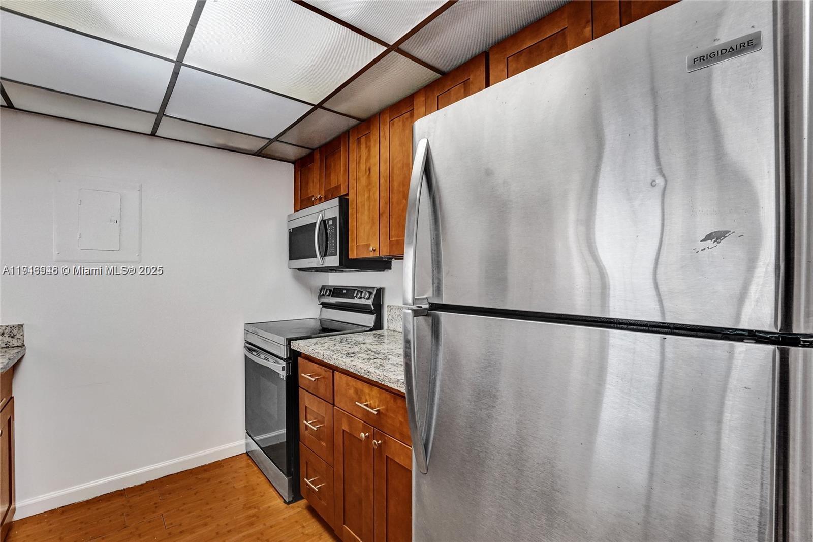 THE GRANDVIEW PALACE COND - Residential