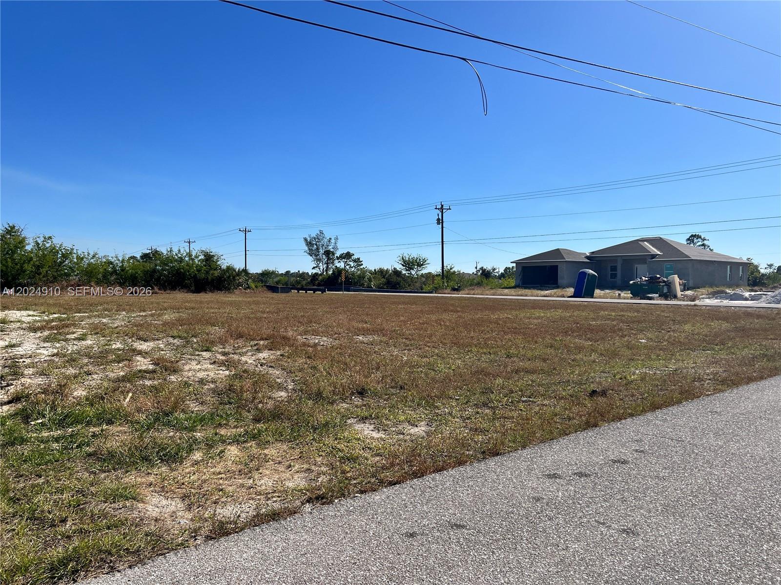 CAPE CORAL - Land