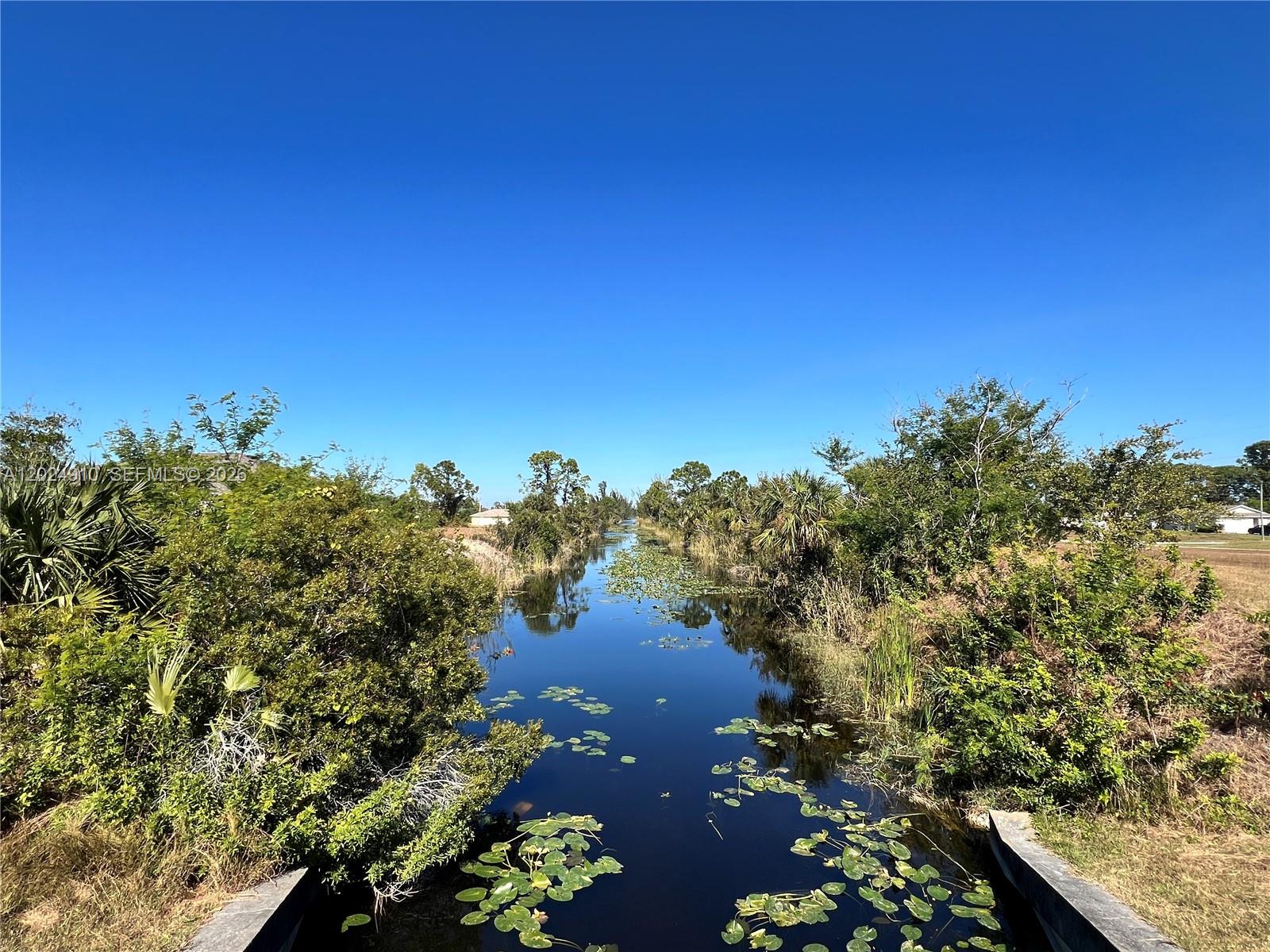 CAPE CORAL - Land