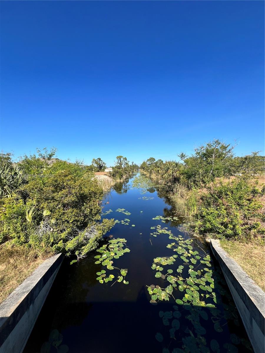 CAPE CORAL - Land