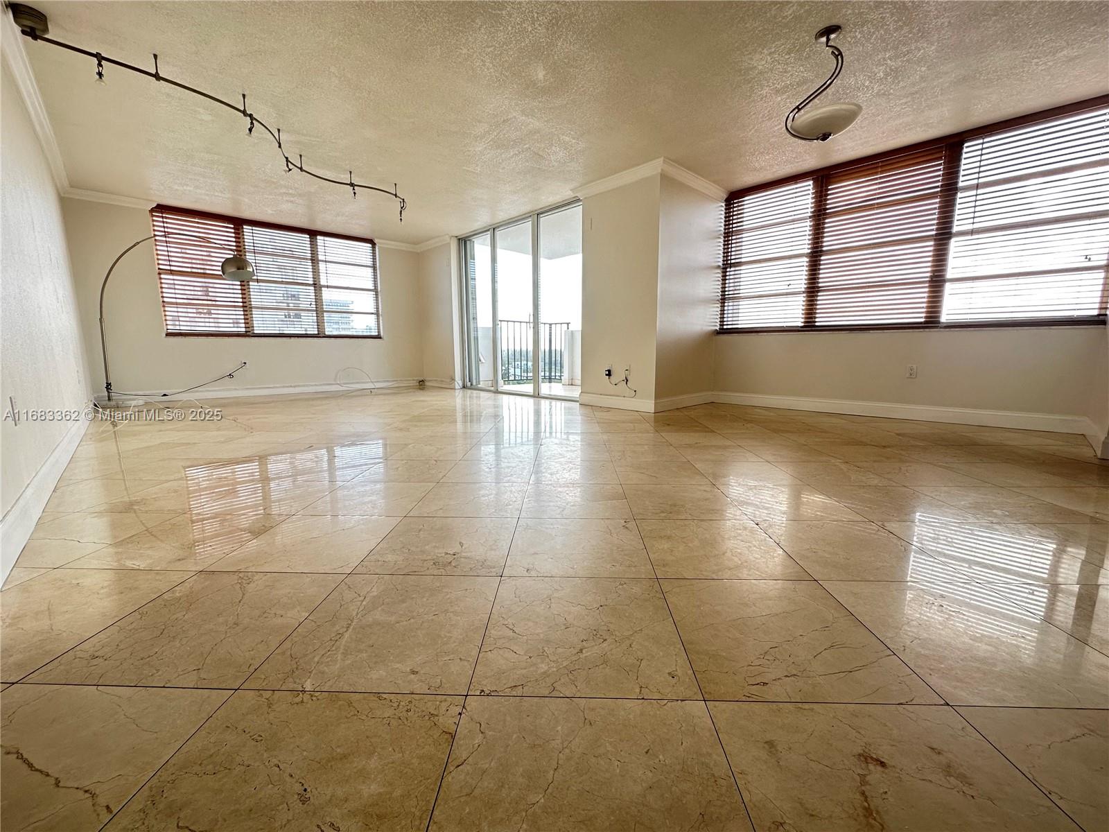 Rental Property at 2780 Ne 183rd St 1202, Aventura, Miami-Dade County, Florida - Bedrooms: 2 
Bathrooms: 2  - $2,400 MO.