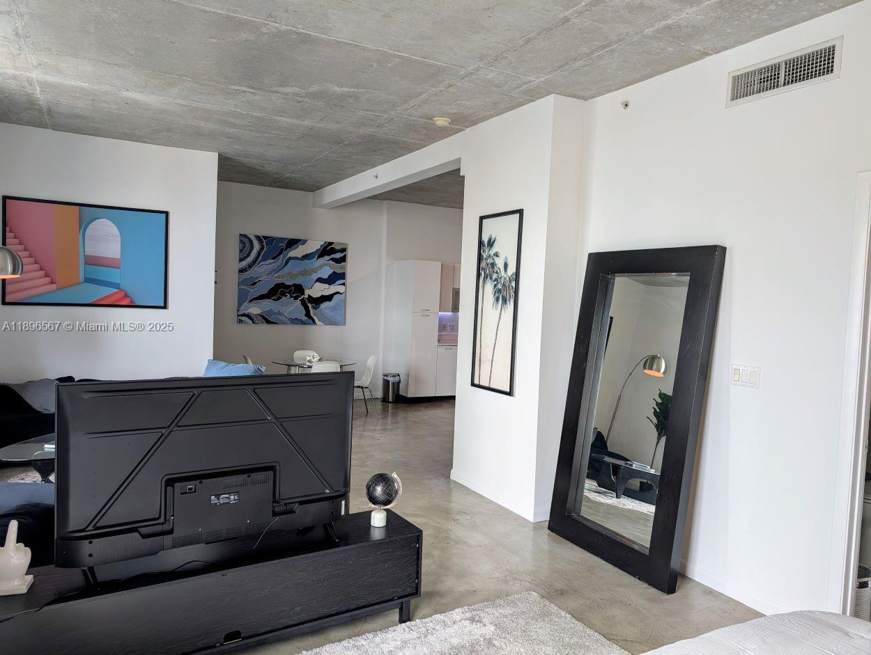 THE LOFT DOWNTOWN CONDO - Residential