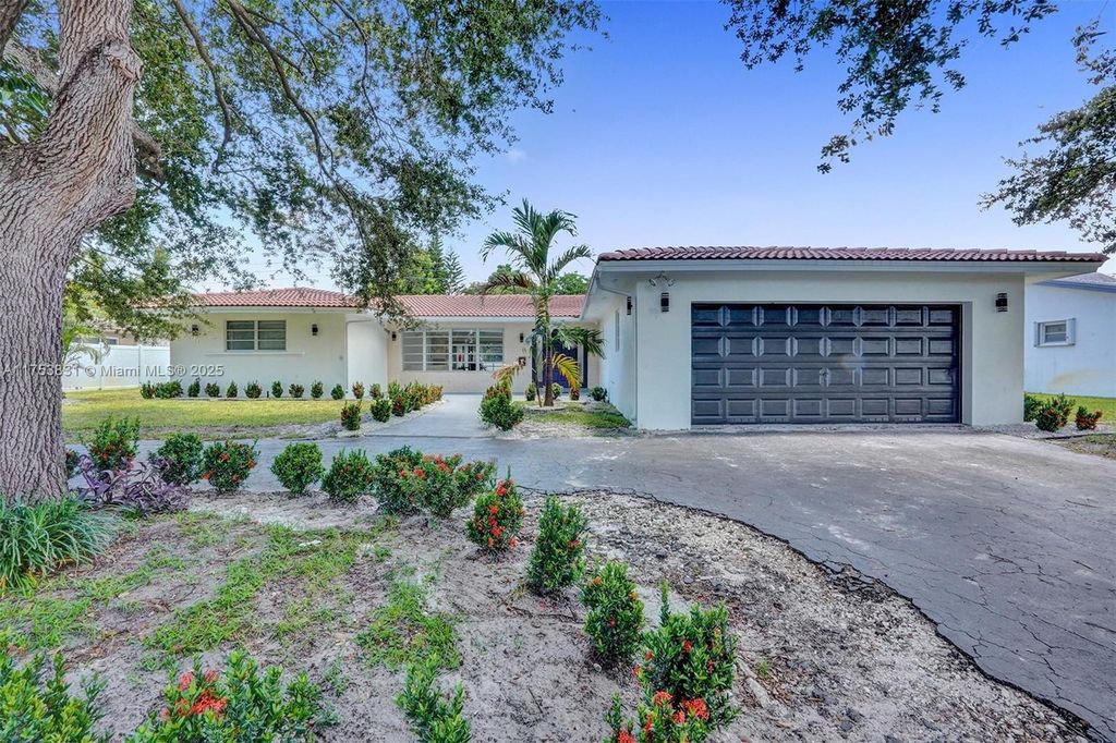 Photo of 4900 Polk St, Hollywood, FL 33021 (MLS # A11753831)