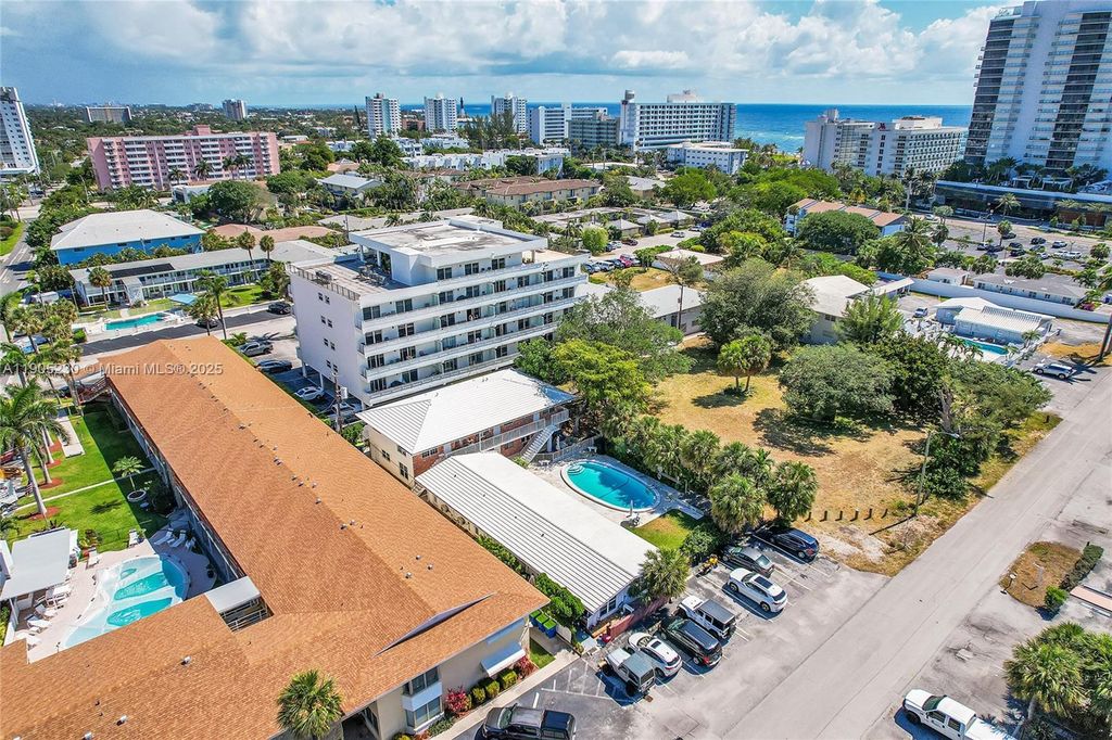 Photo of 3217 NE 11th St #10, Pompano Beach, FL 33062 (MLS # A11905230)