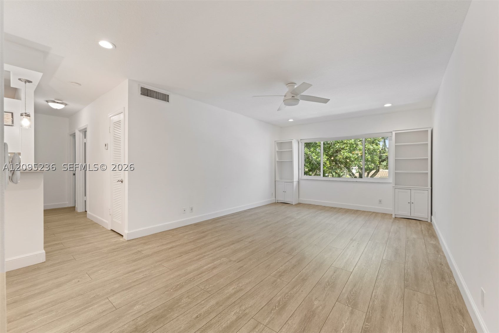 2210 NE 56th Pl 123