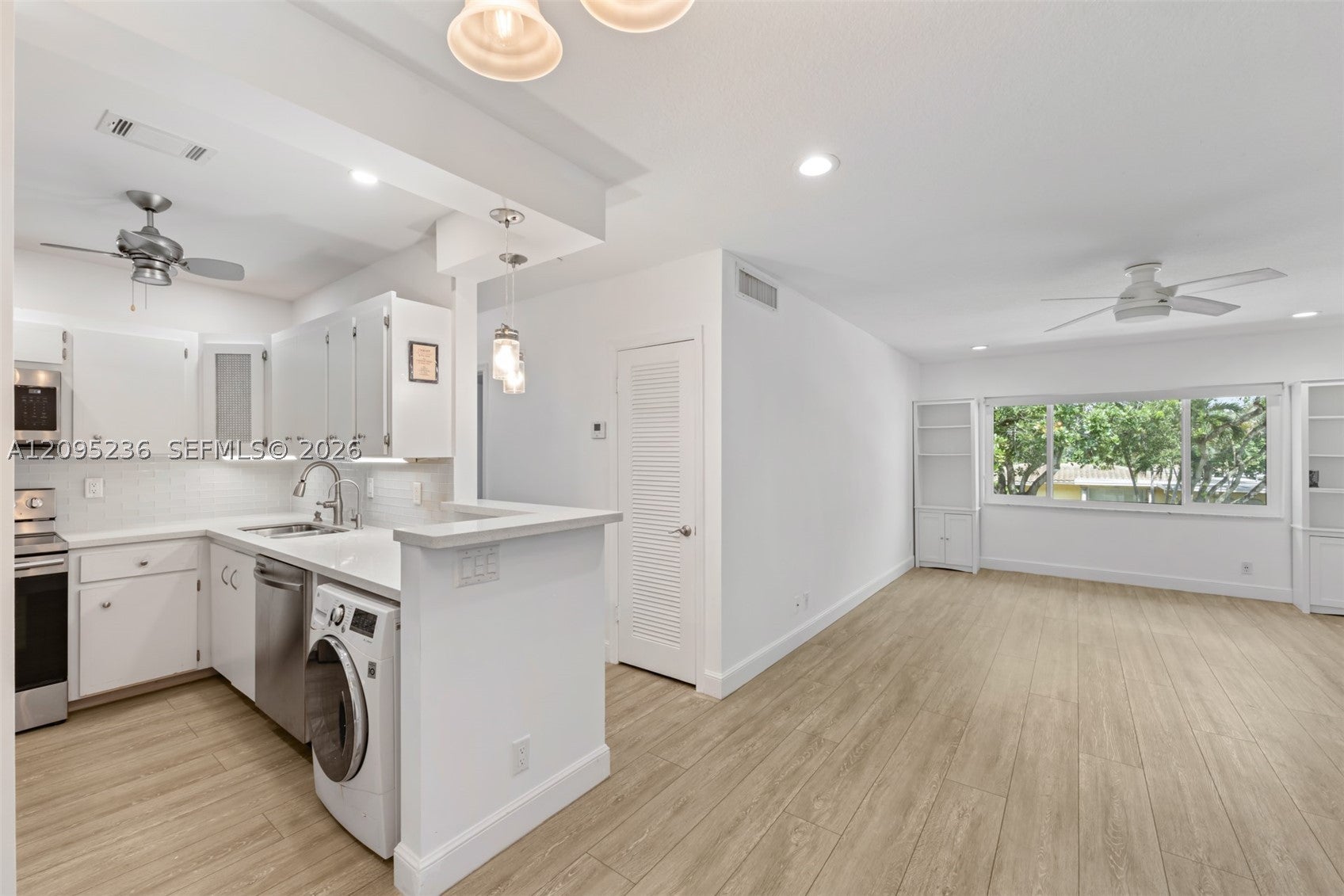 2210 NE 56th Pl 123