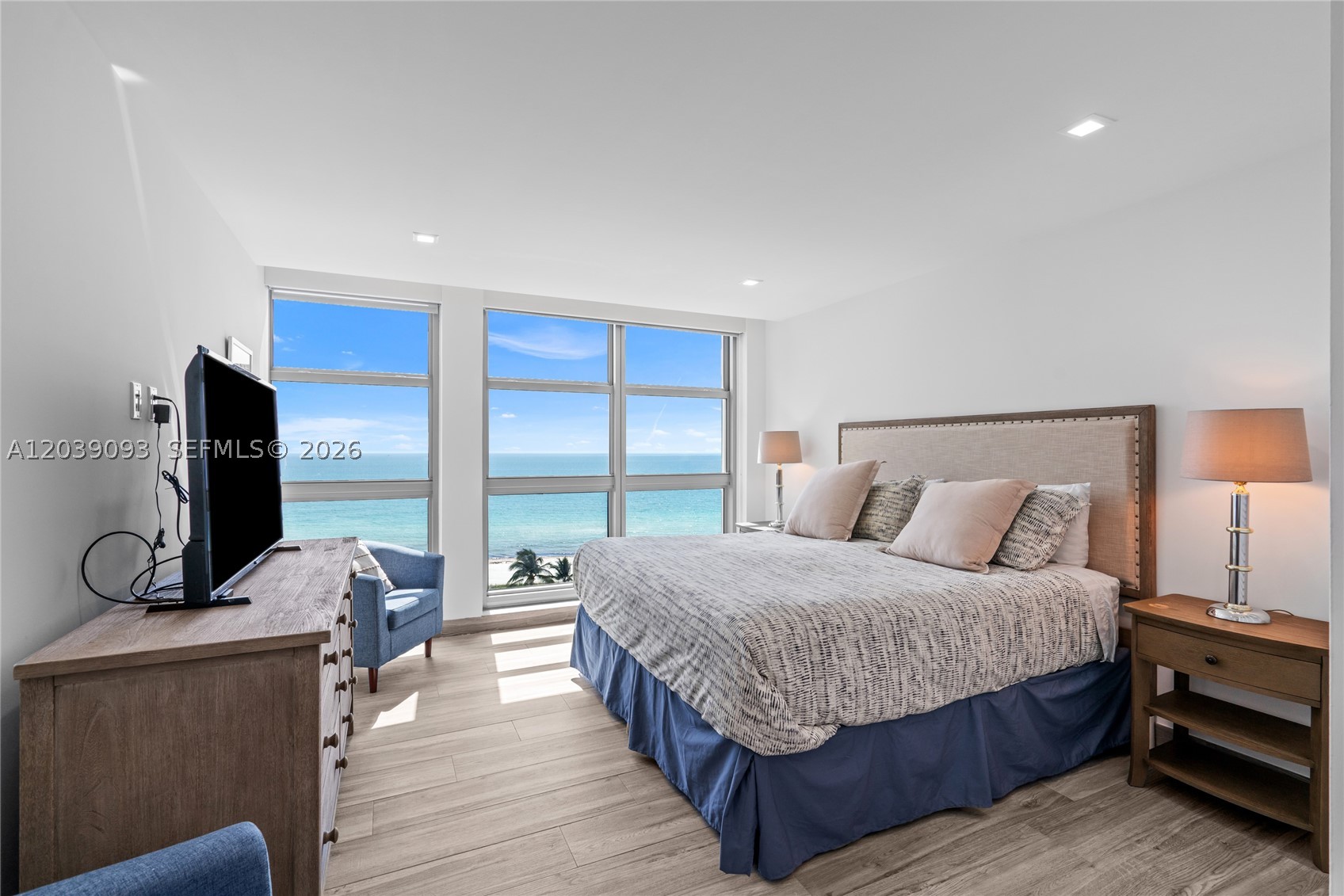 5055 Collins Ave 10H