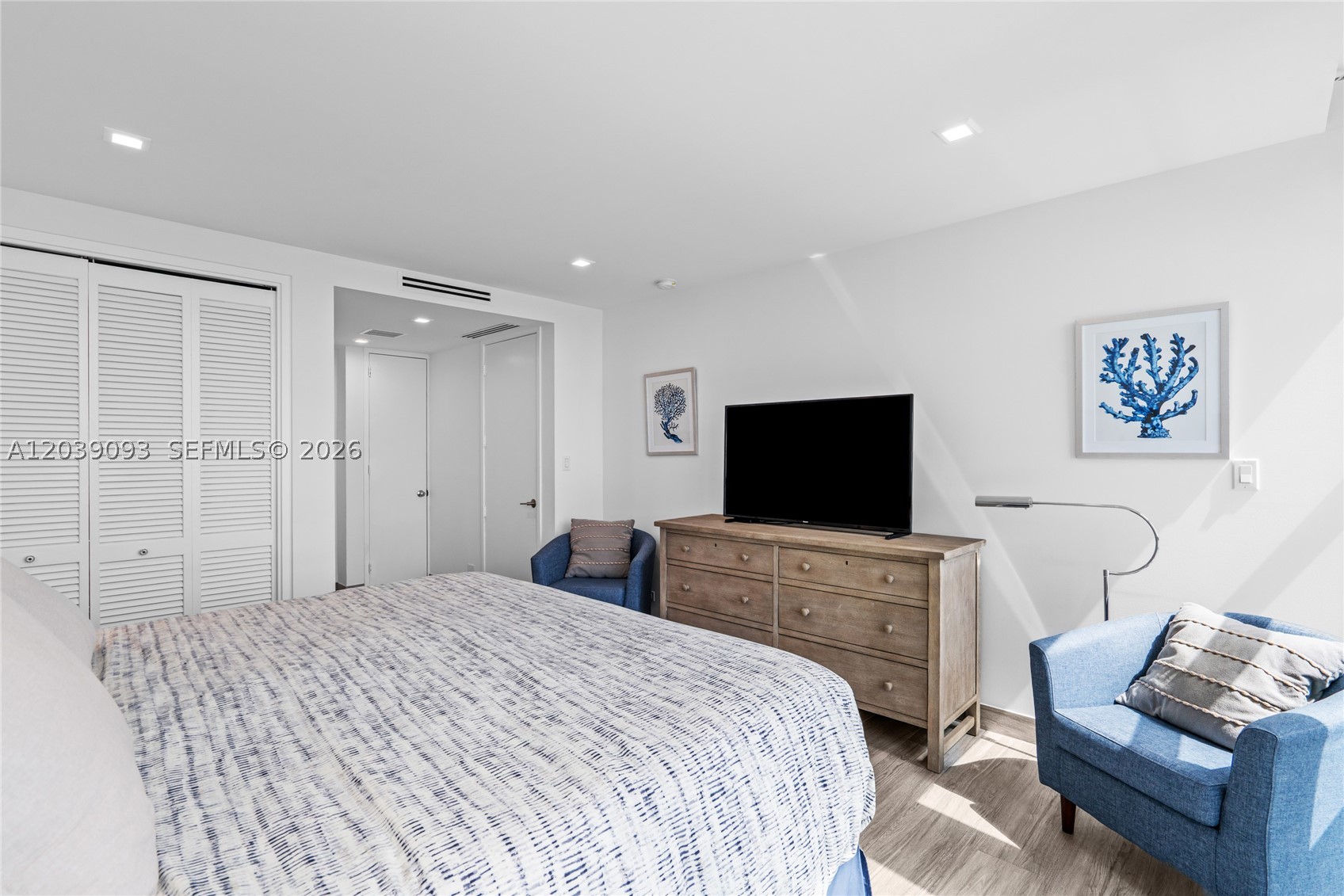 5055 Collins Ave 10H