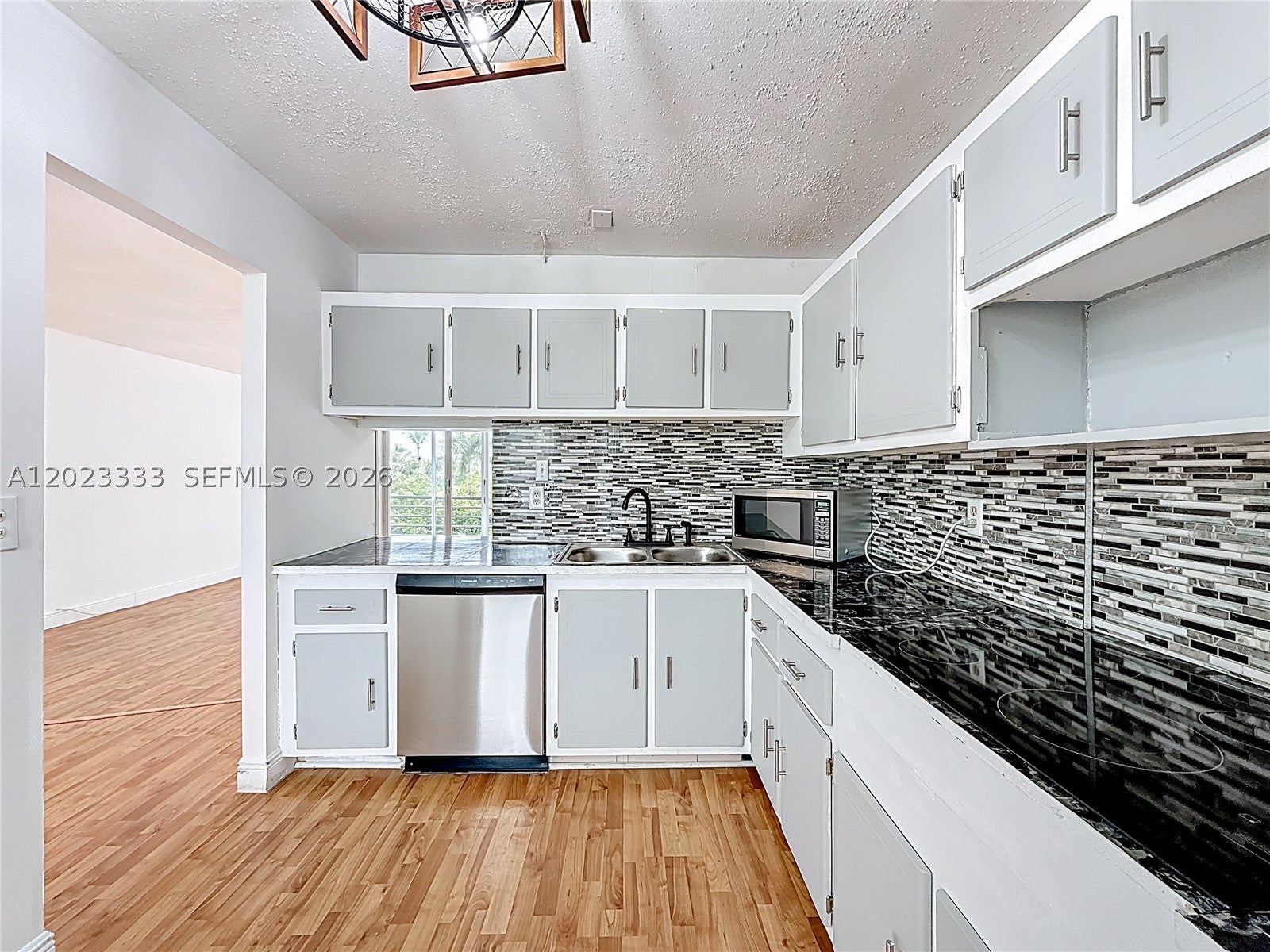 1000 NE 14th Ave 411
